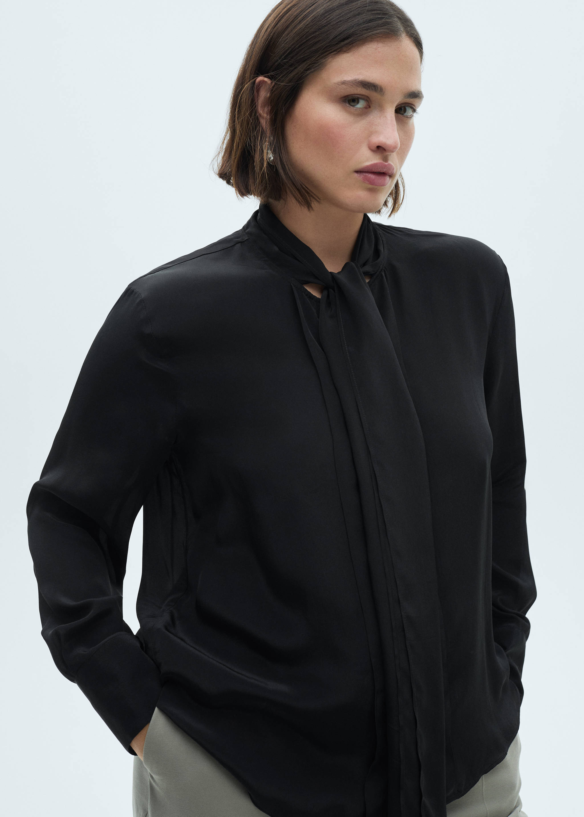Satin shirt with bow - Details of the article 5