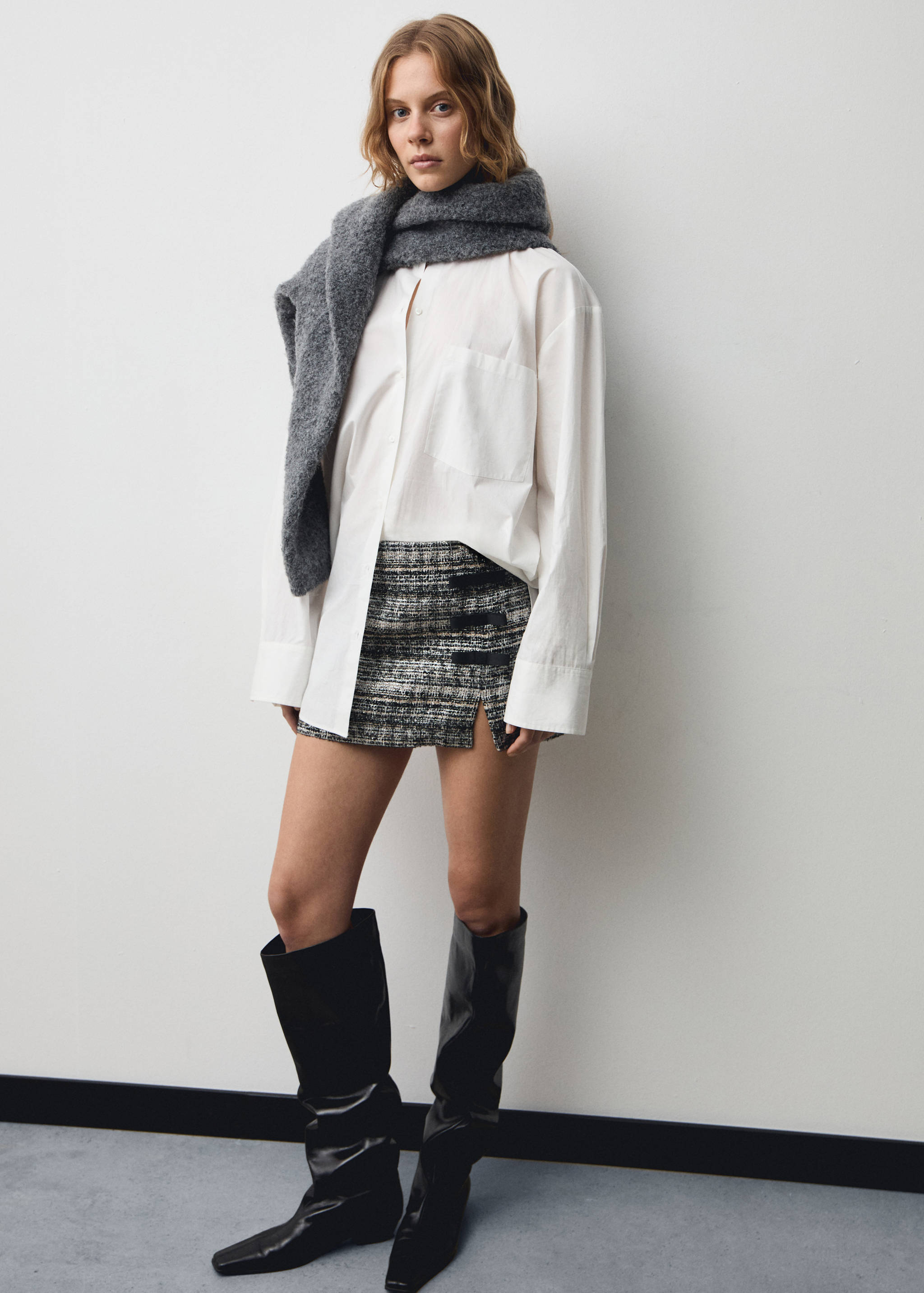 Tweed mini-skirt with bows - Details of the article 2