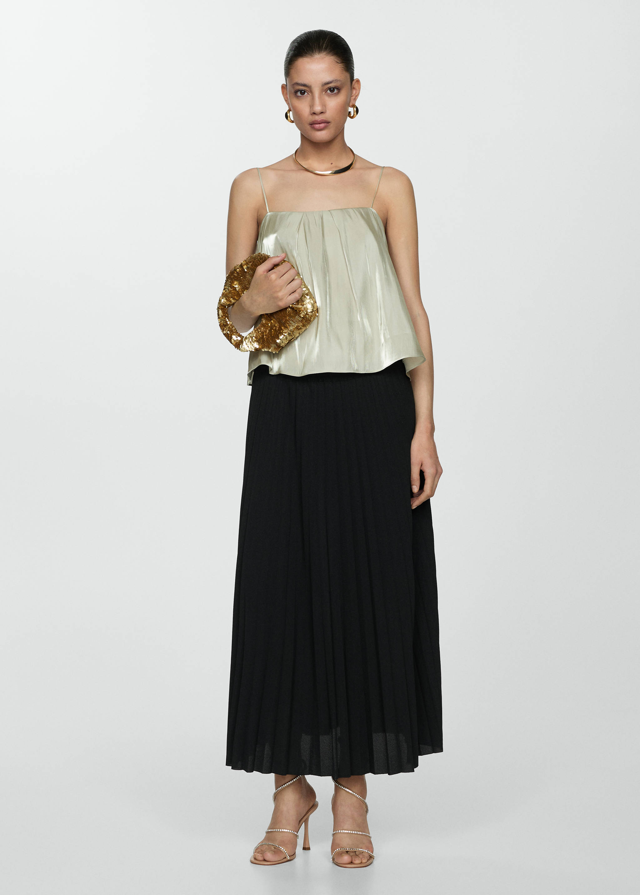 Falda larga plisada - Plano general