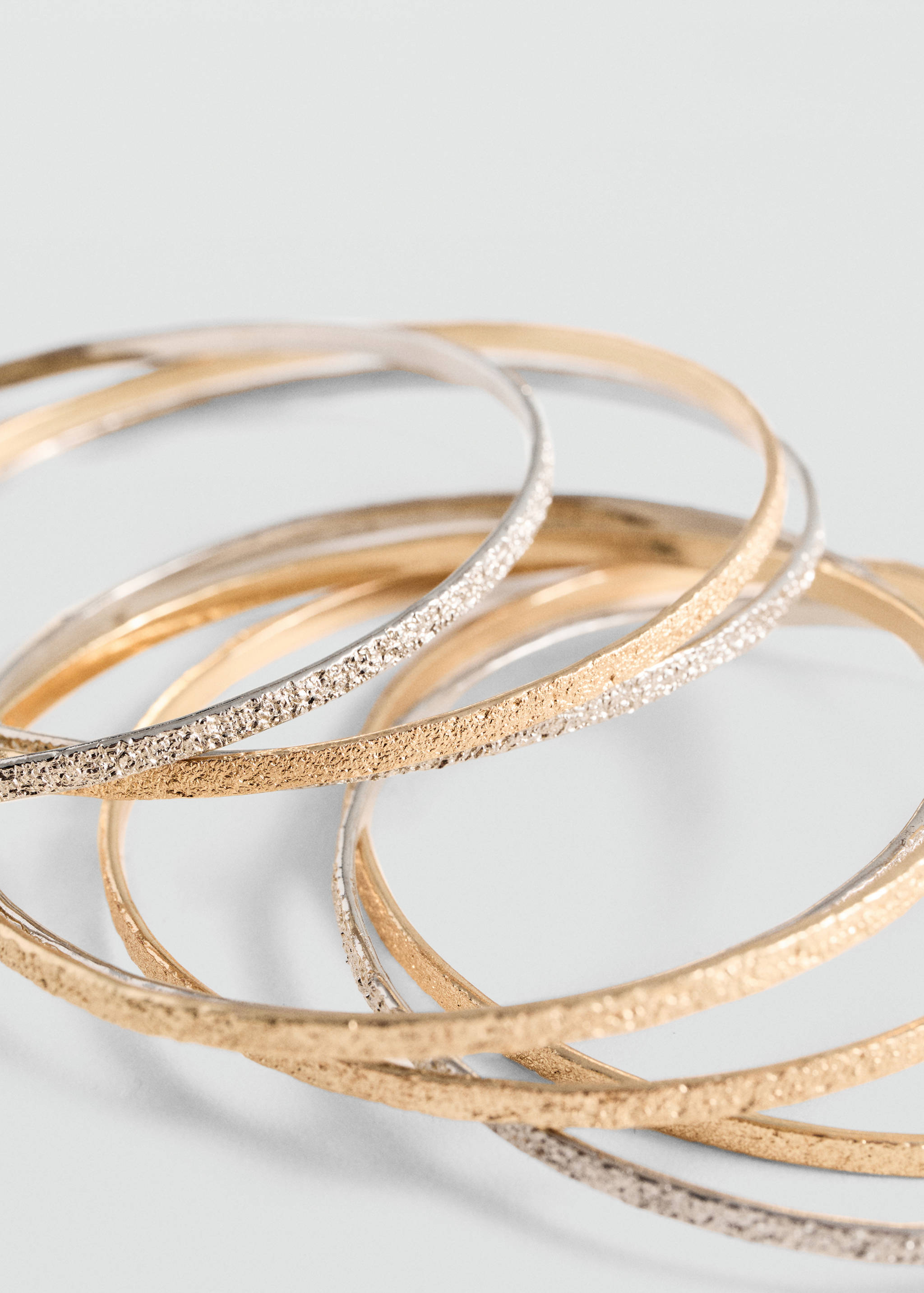 Set bracelets métalliques - Plan moyen