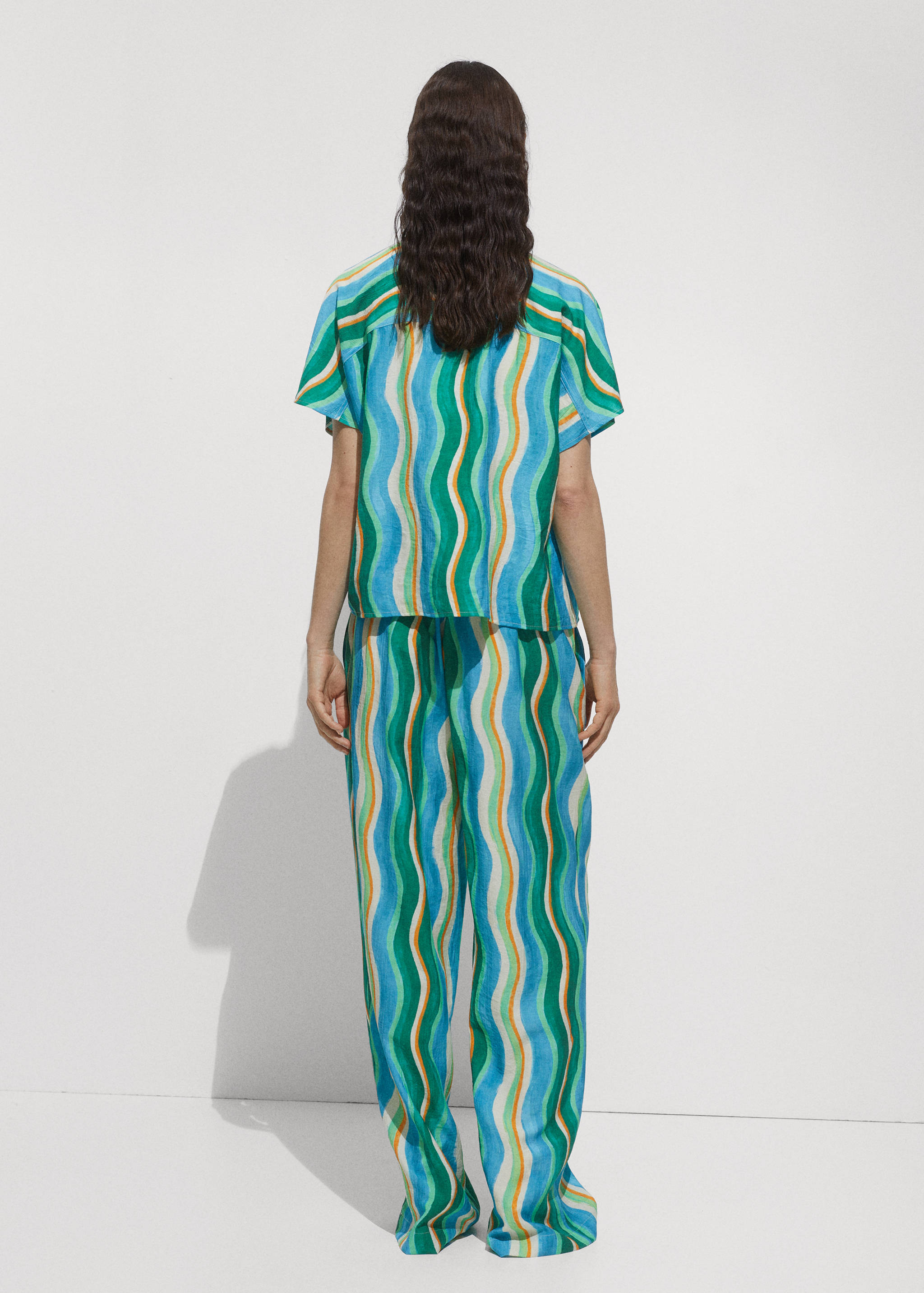 Printed short-sleeved shirt - Reverse of the article