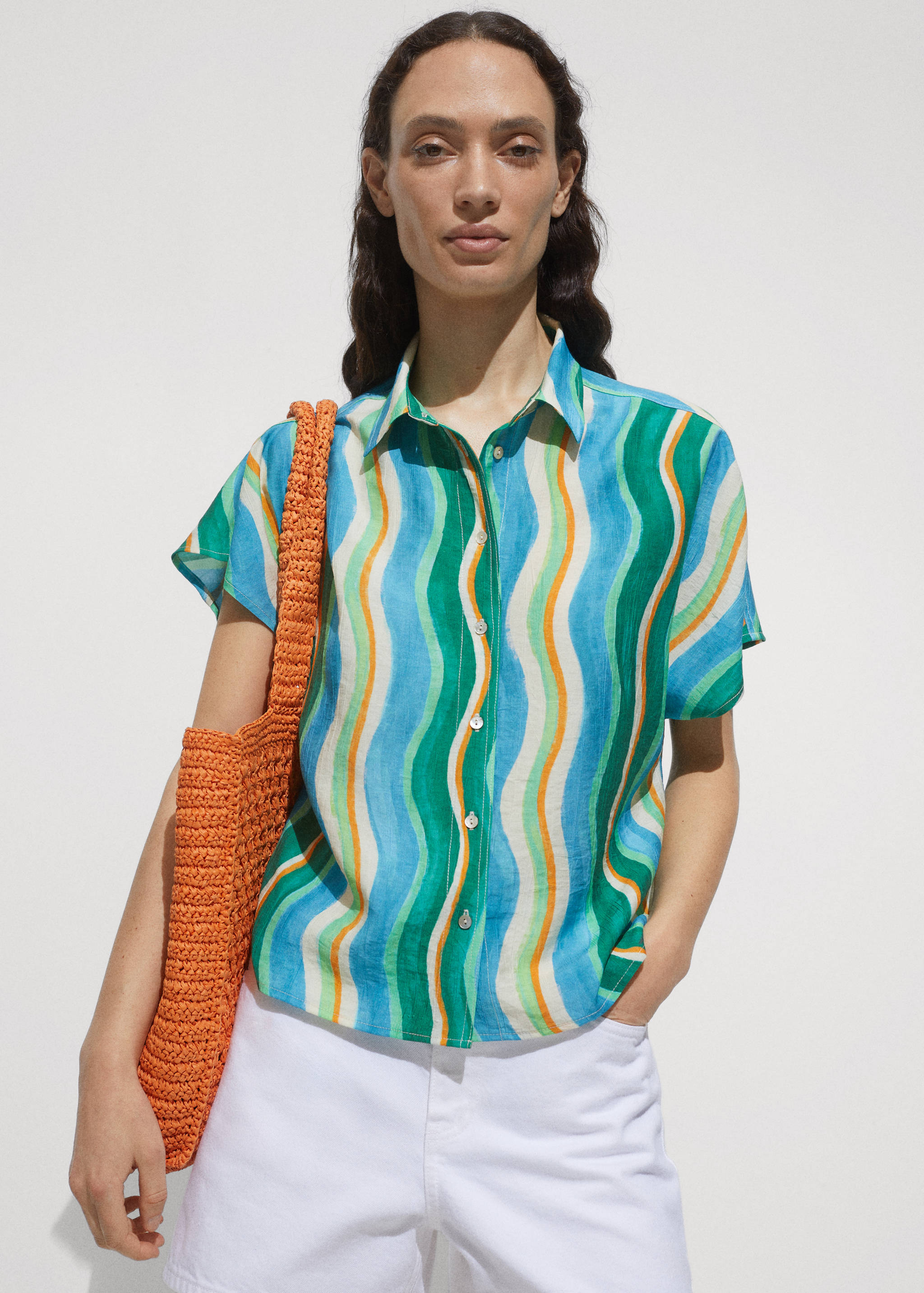 Printed short-sleeved shirt - Details of the article 2