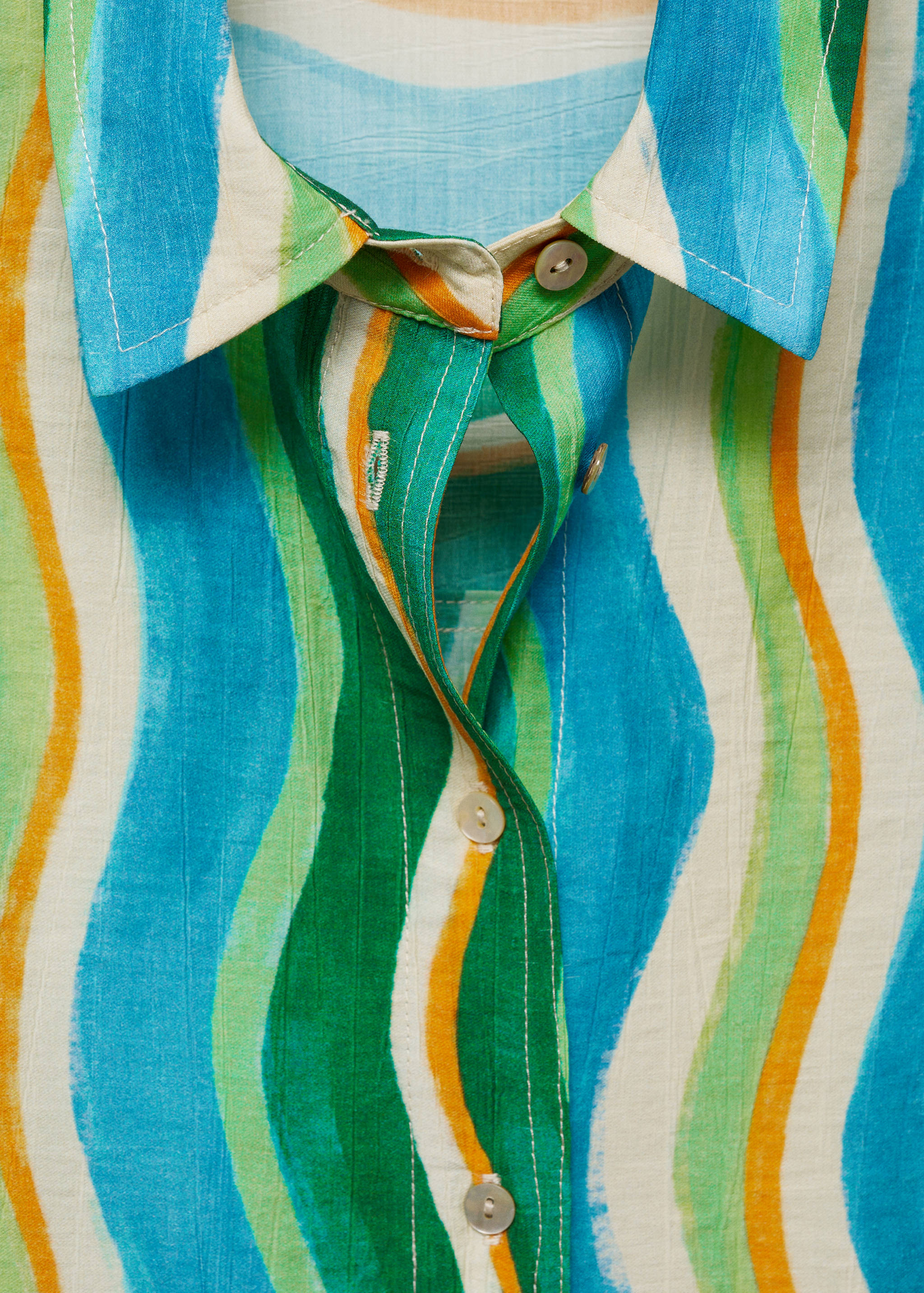 Printed short-sleeved shirt - Details of the article 8