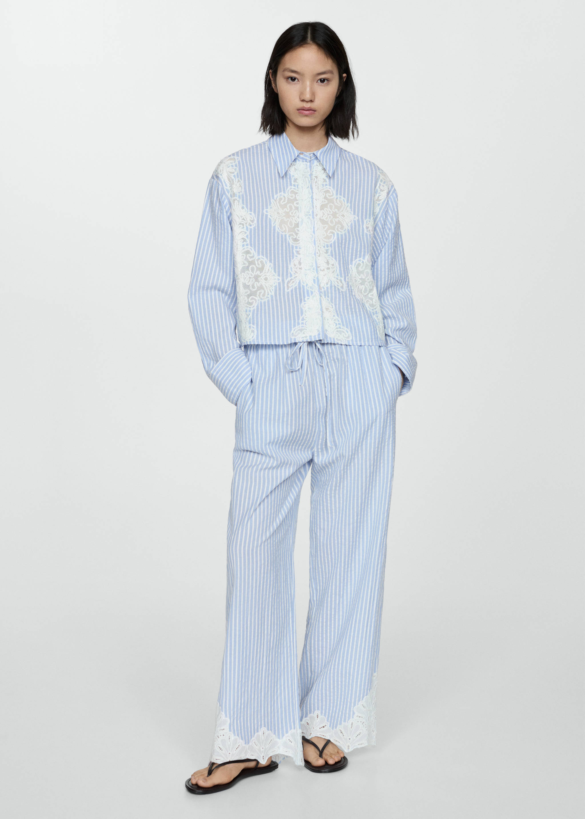 Embroidery striped shirt - General plane