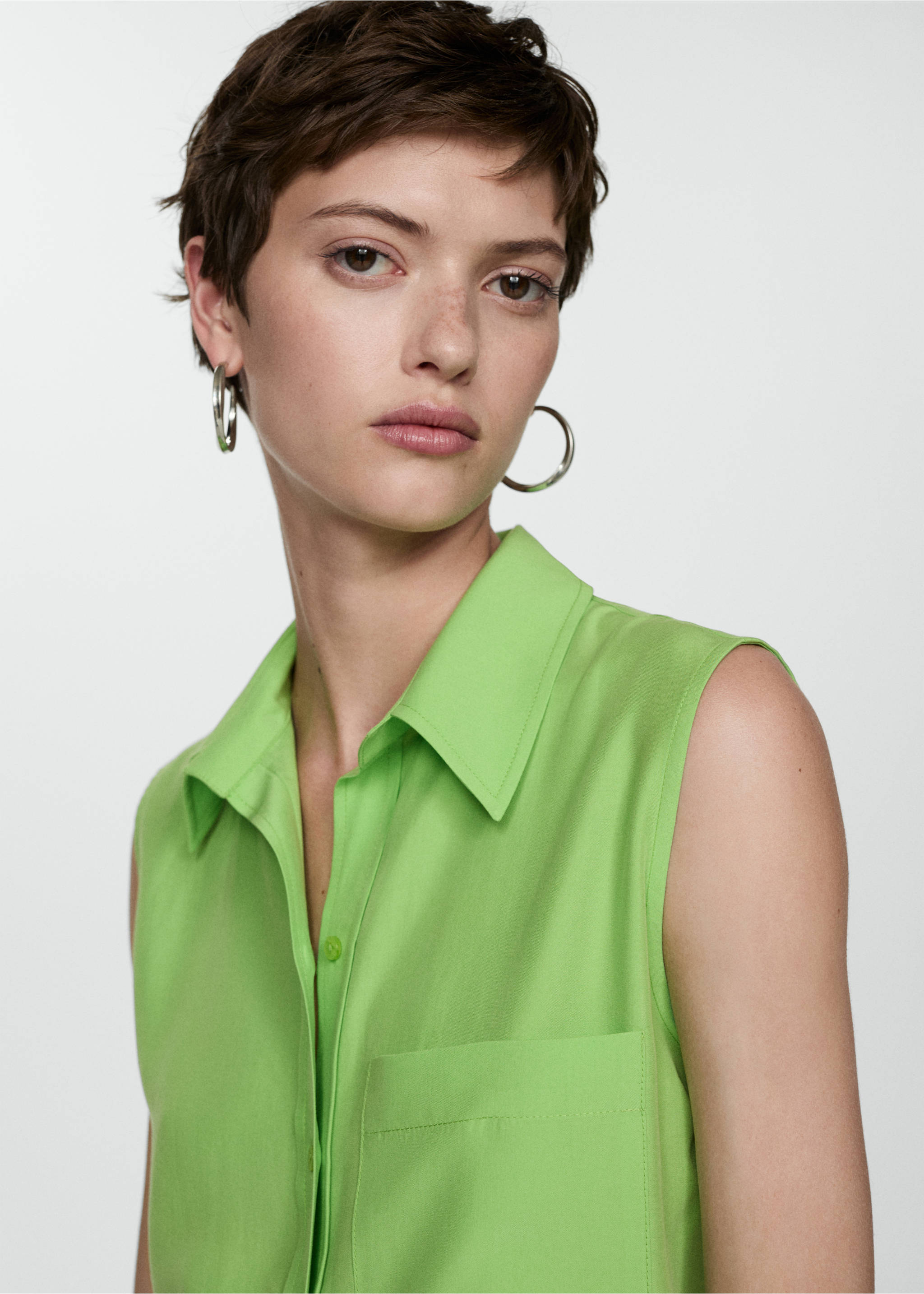 Chemise Lyocell sans manches - Détail de l'article 1, Vert. Ref: 77080365-00.