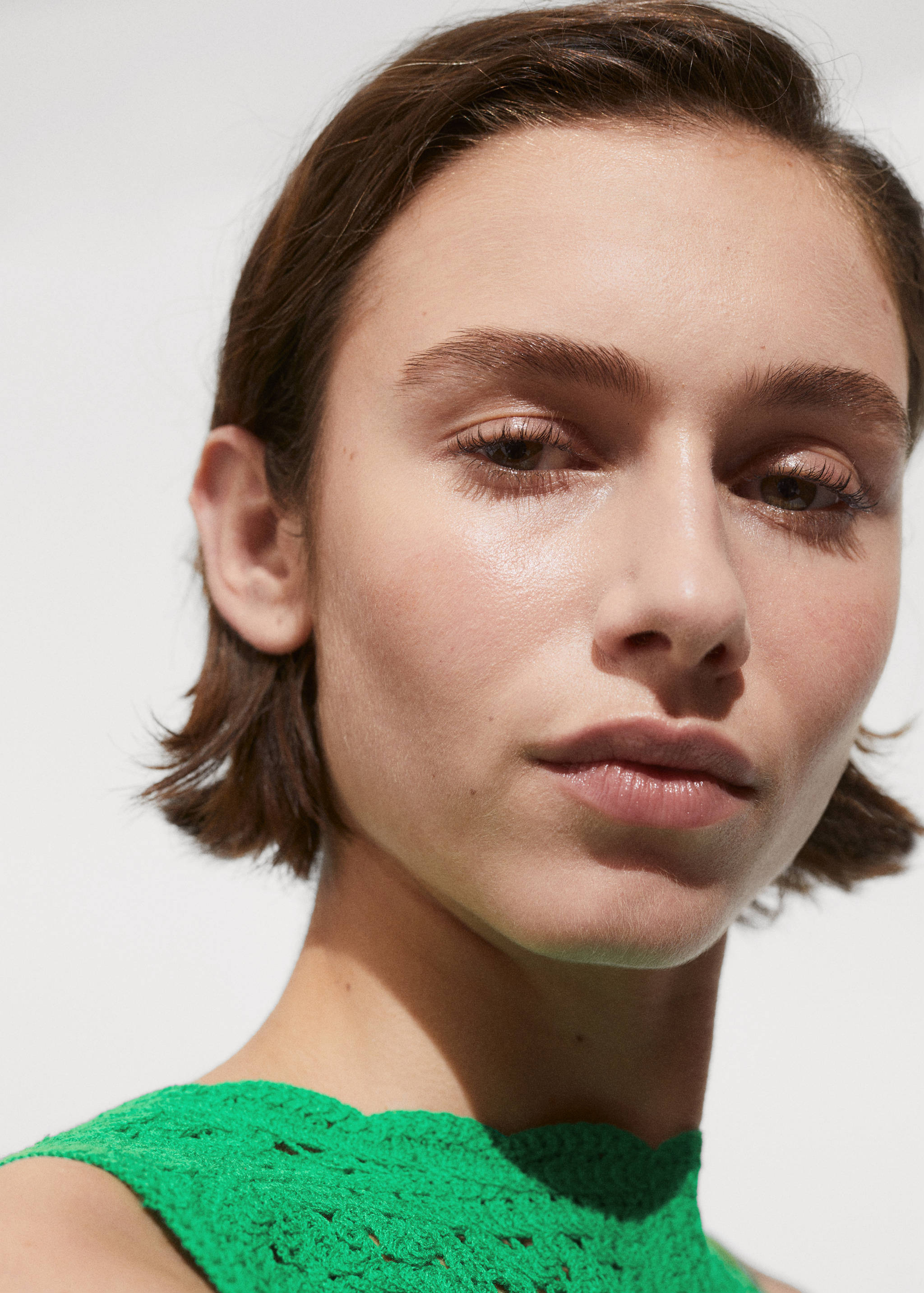 Crochet top with flowers - Details of the article 1