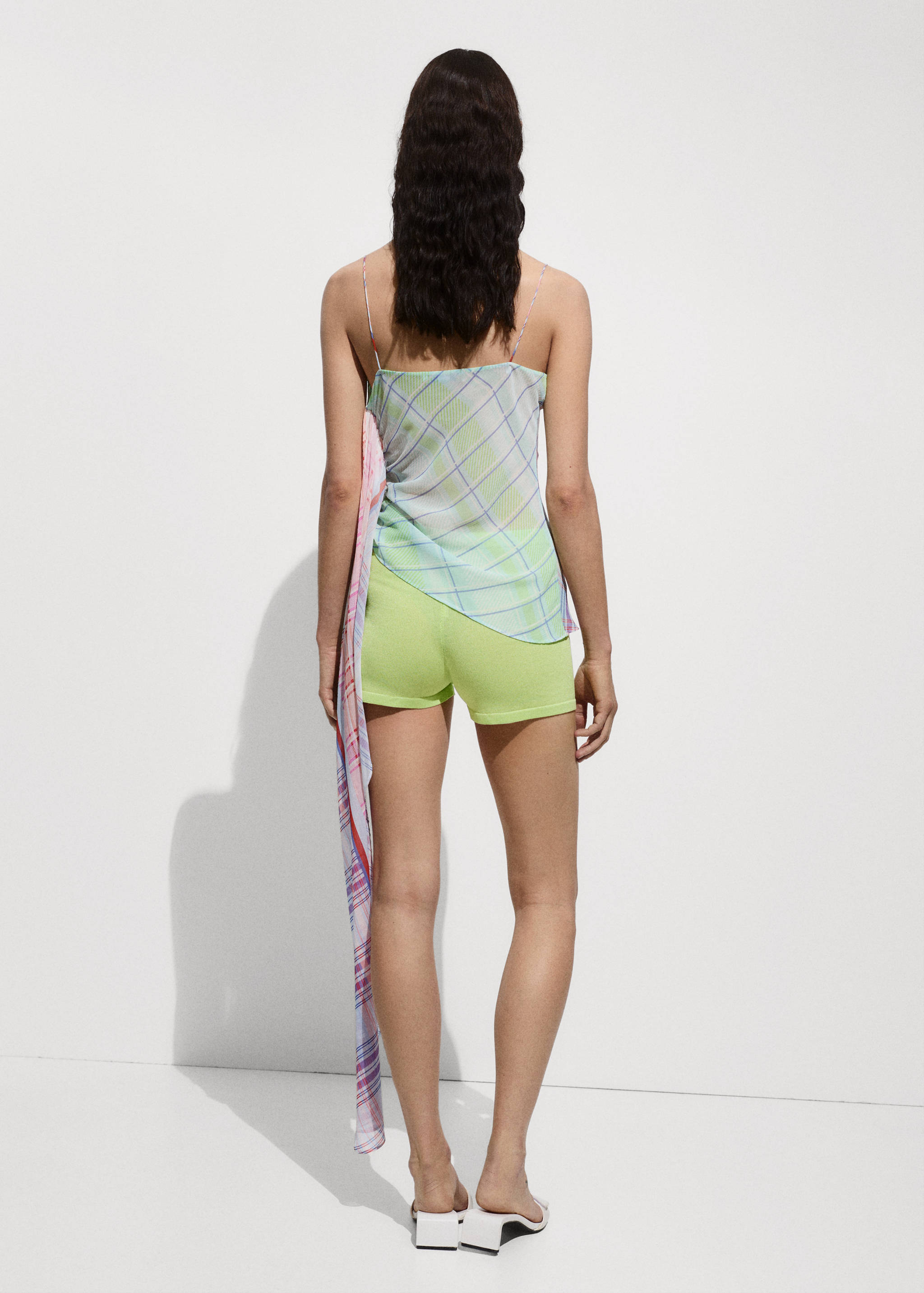 Asymmetrical ruffle top - Reverse of the article