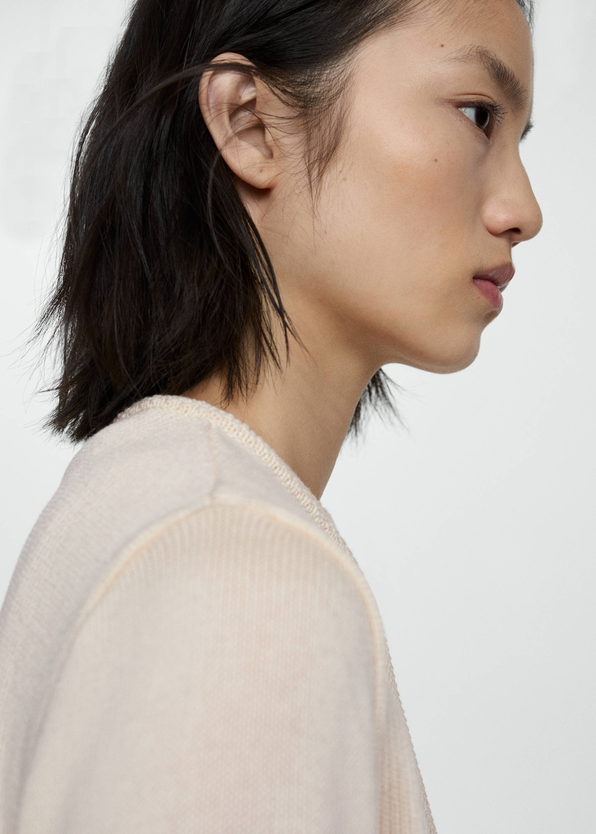 Knitted cardigan with jewel button - Details of the article 1