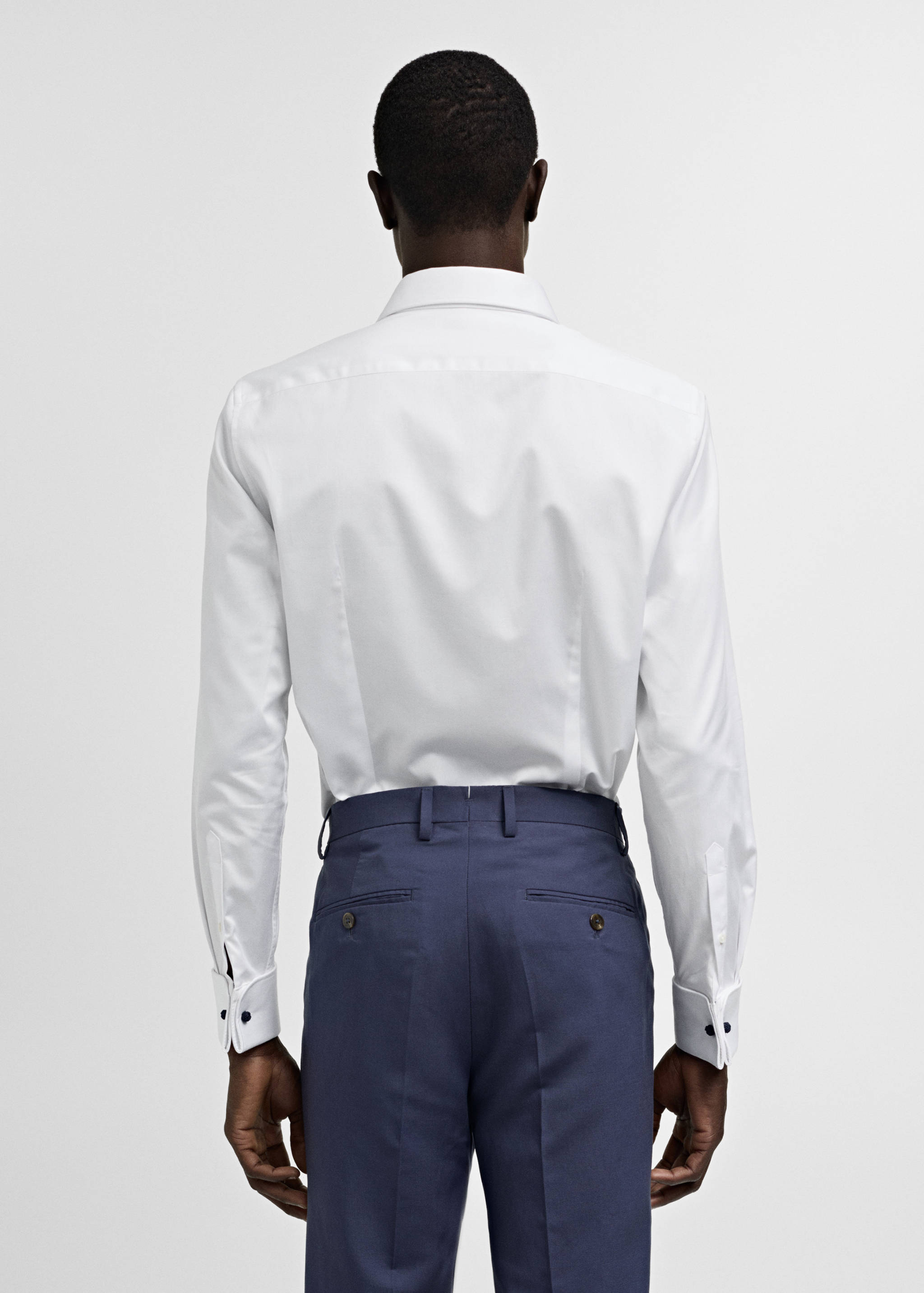 Chemise costume slim-fit tissu twill boutons de manchette - Verso de l’article