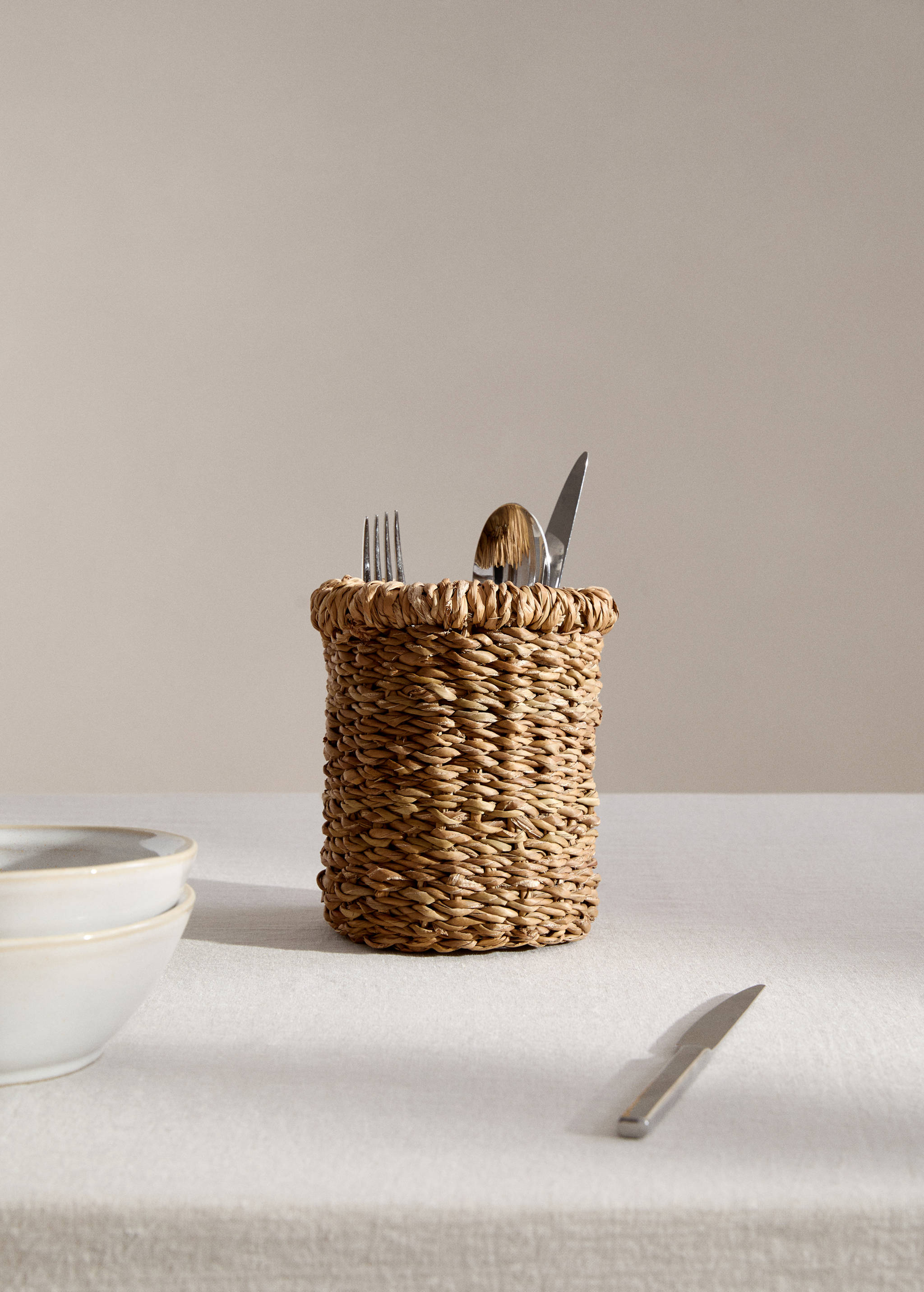 Natural fibre cylindrical basket - General plane