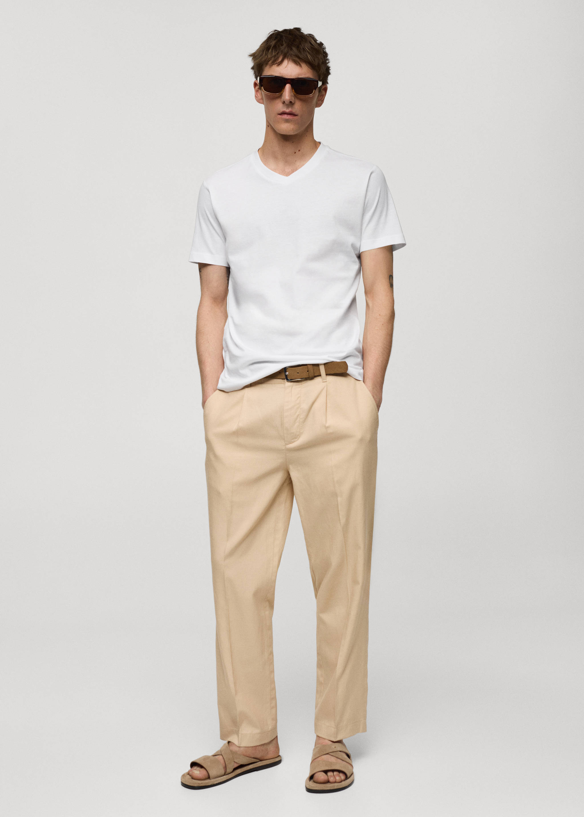 Slim-fit cotton V-neck t-shirt - General plane