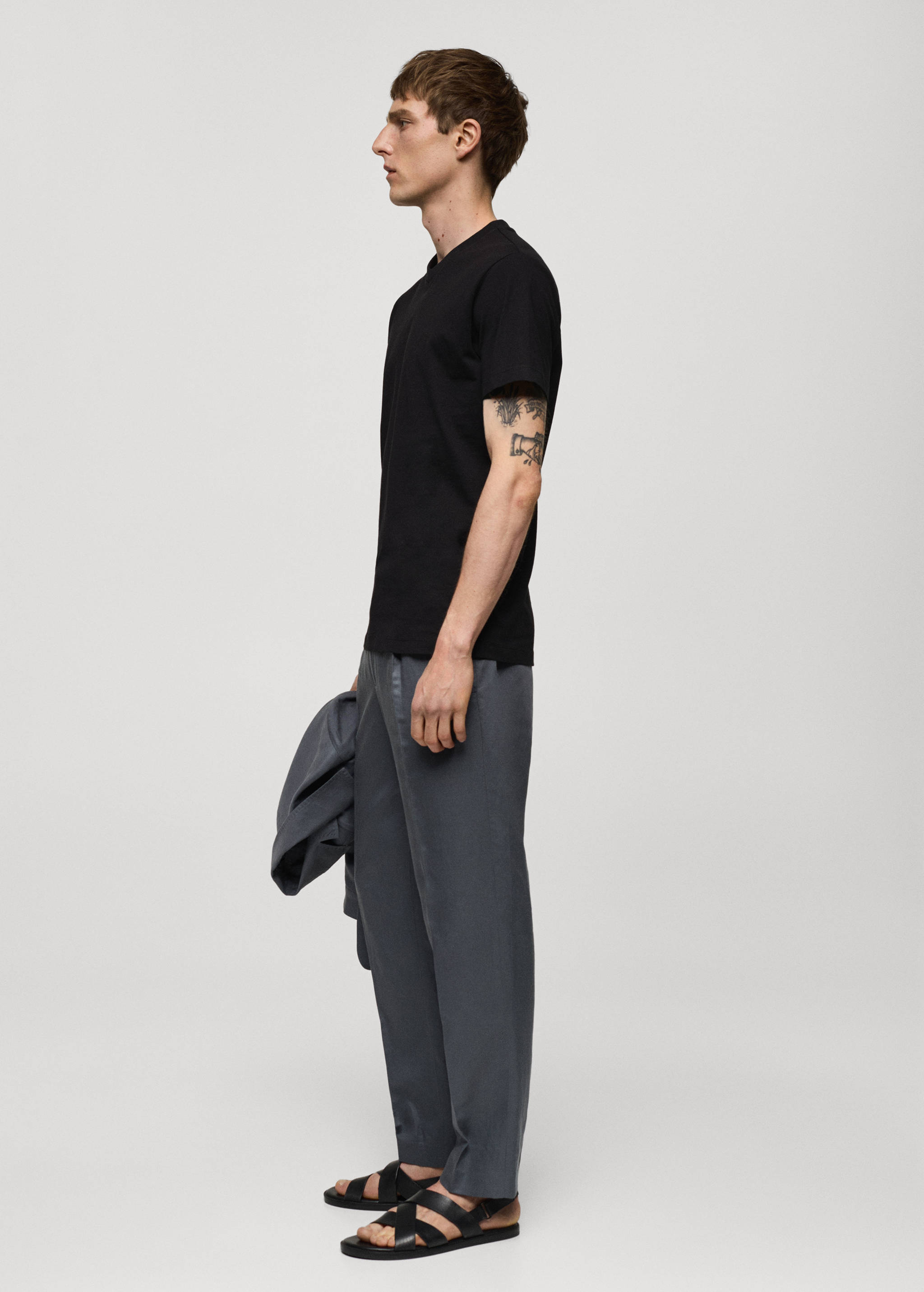 Slim-fit cotton V-neck t-shirt - Details of the article 2