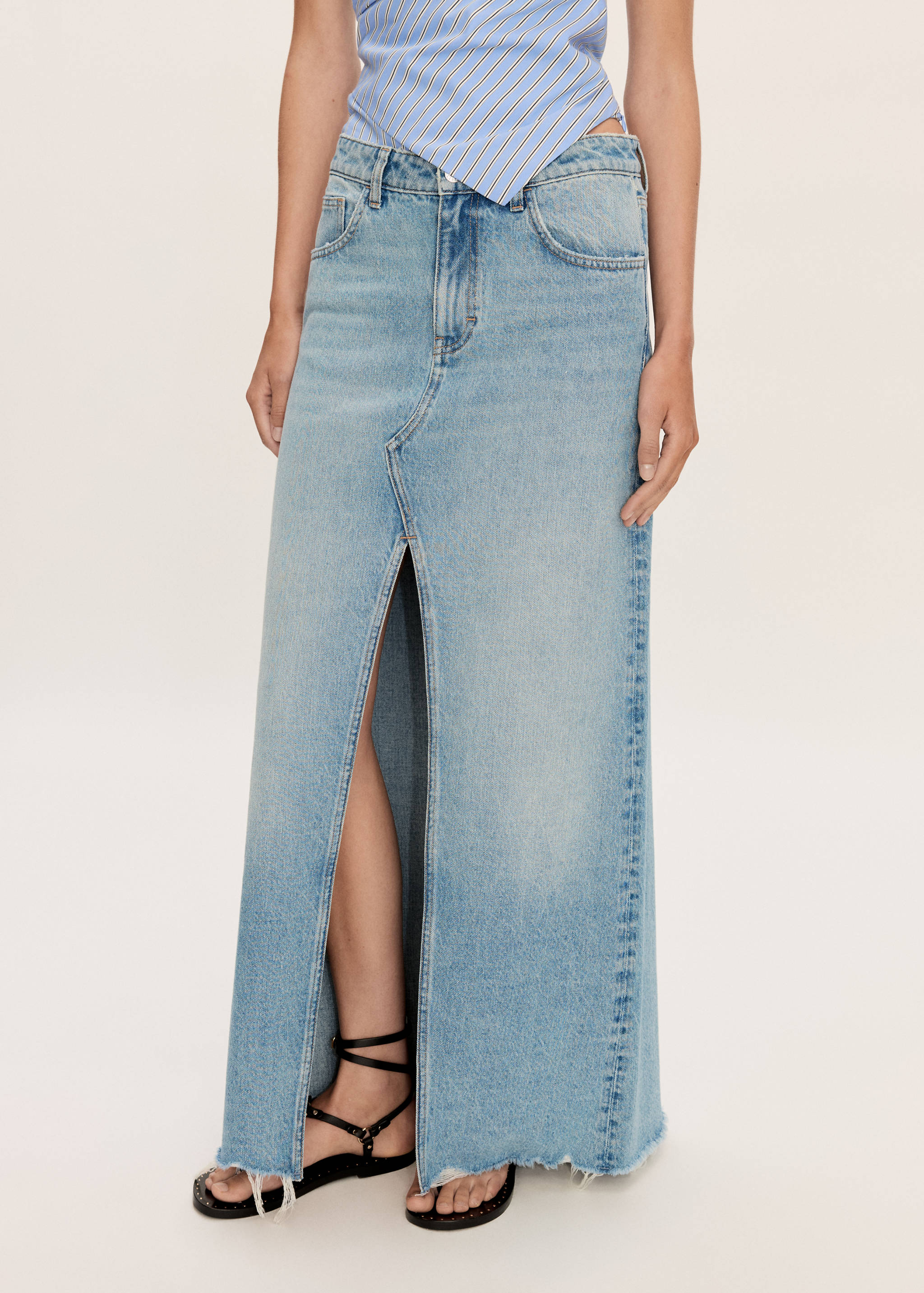 Denim skirt with frayed hem - Medium plane
