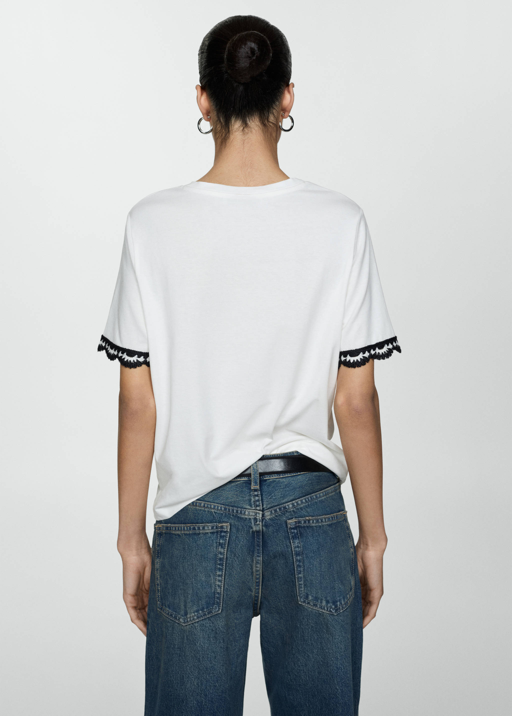 钩针编织细节袖管T恤 - null