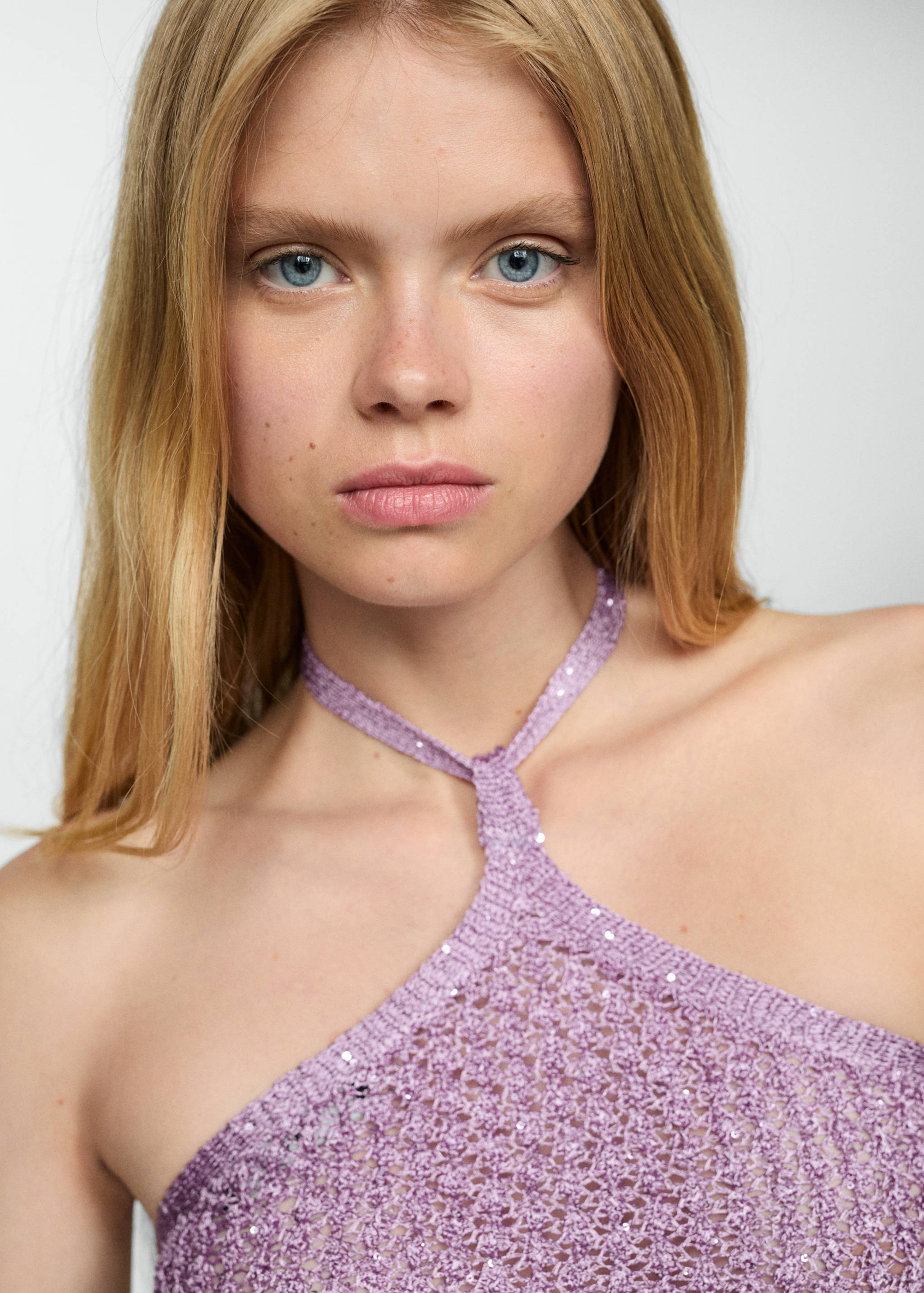 Asymmetric sequin top - Details of the article 1