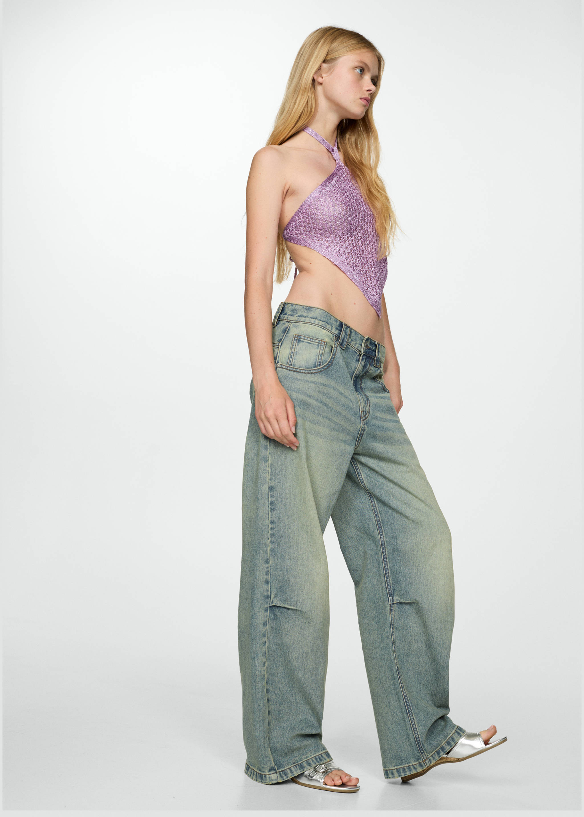 Jeans wide leg pliegues tiro bajo - Plano general