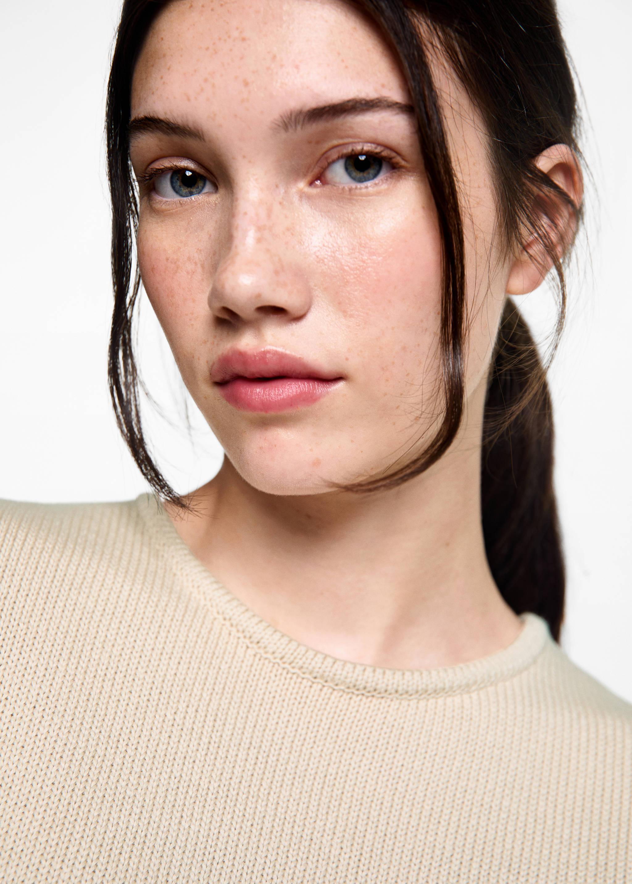 Striped knitted gilet - Details of the article 1