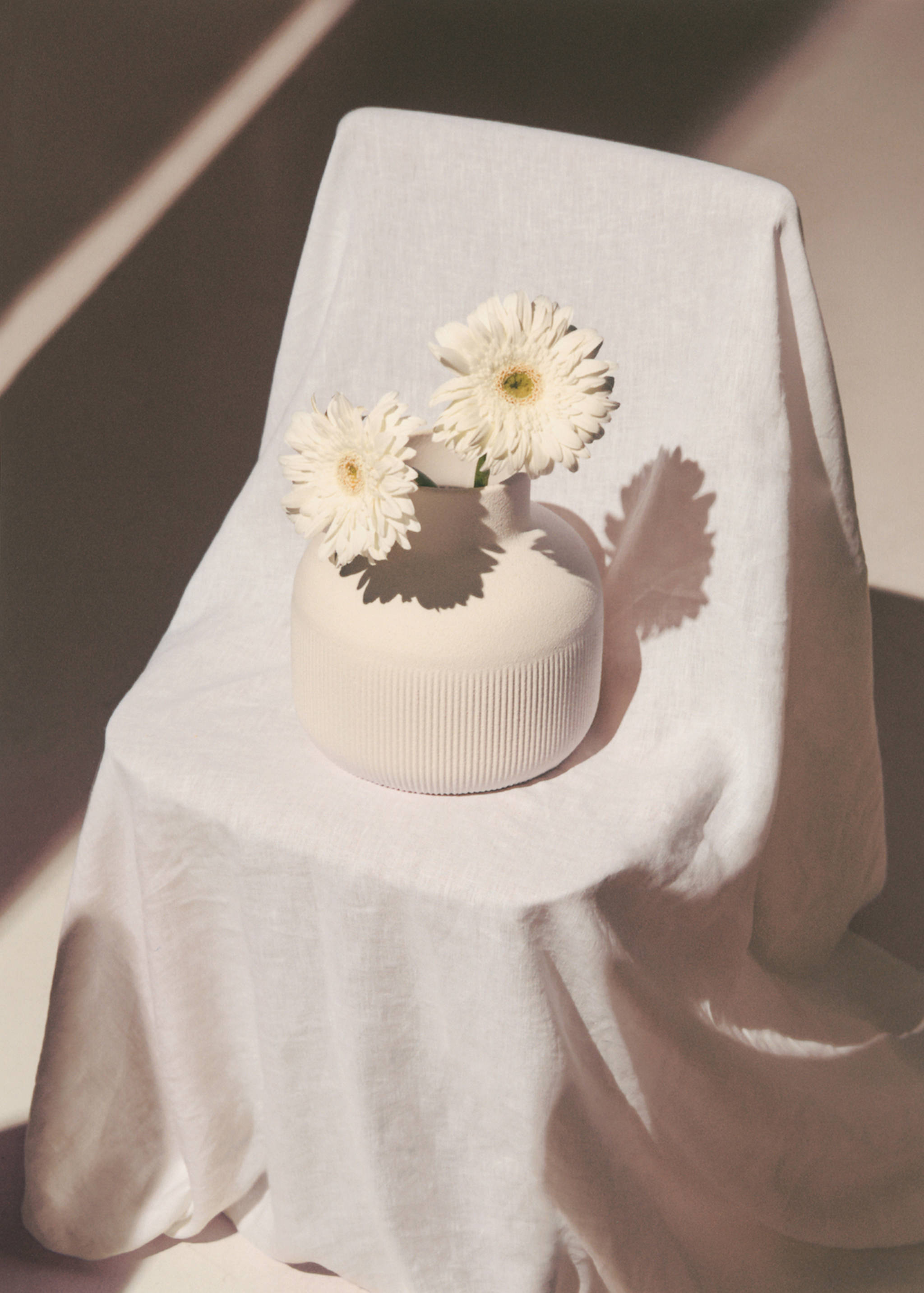 Striped stoneware vase - Details of the article 6