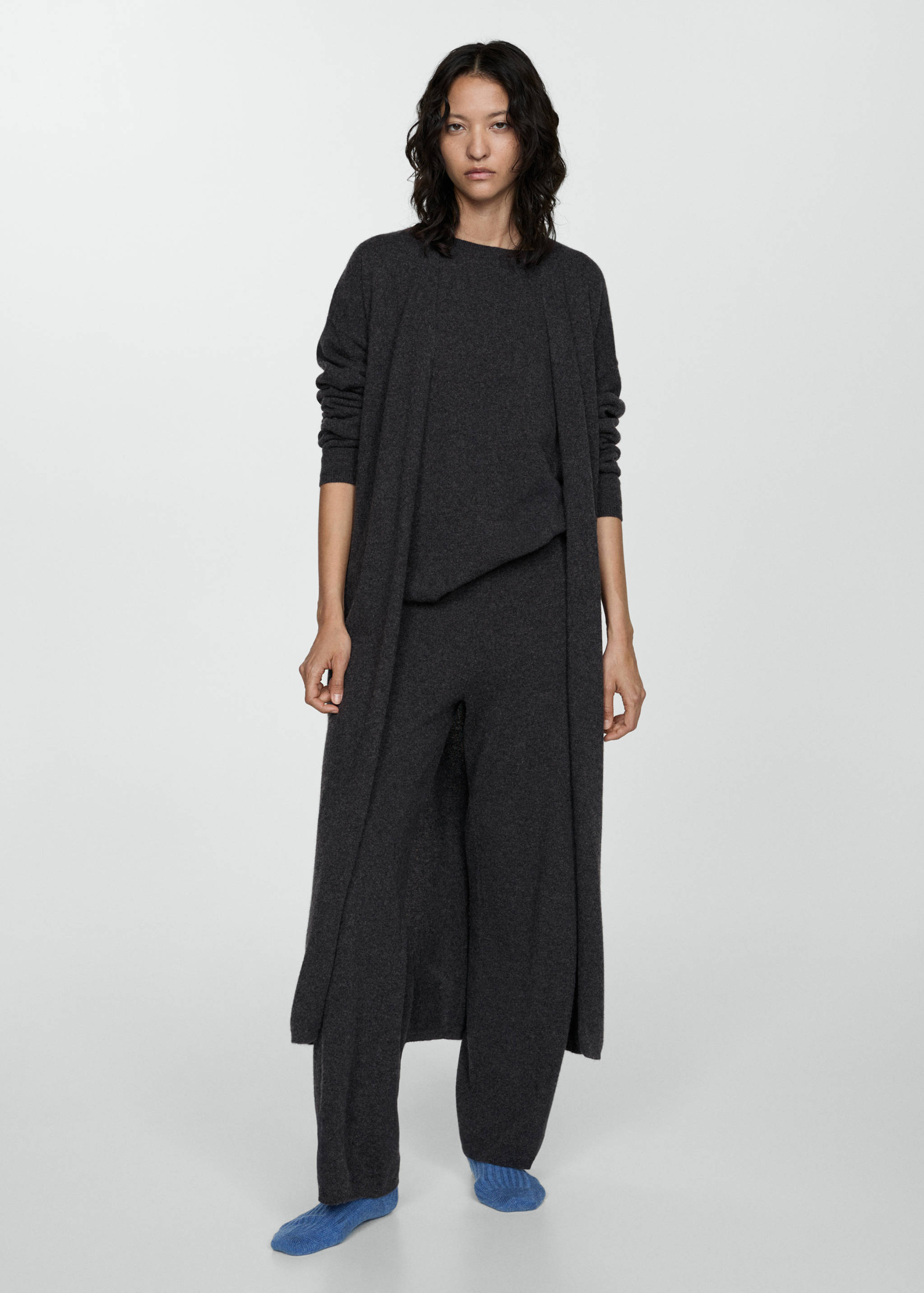 100% cashmere cardigan - General plane