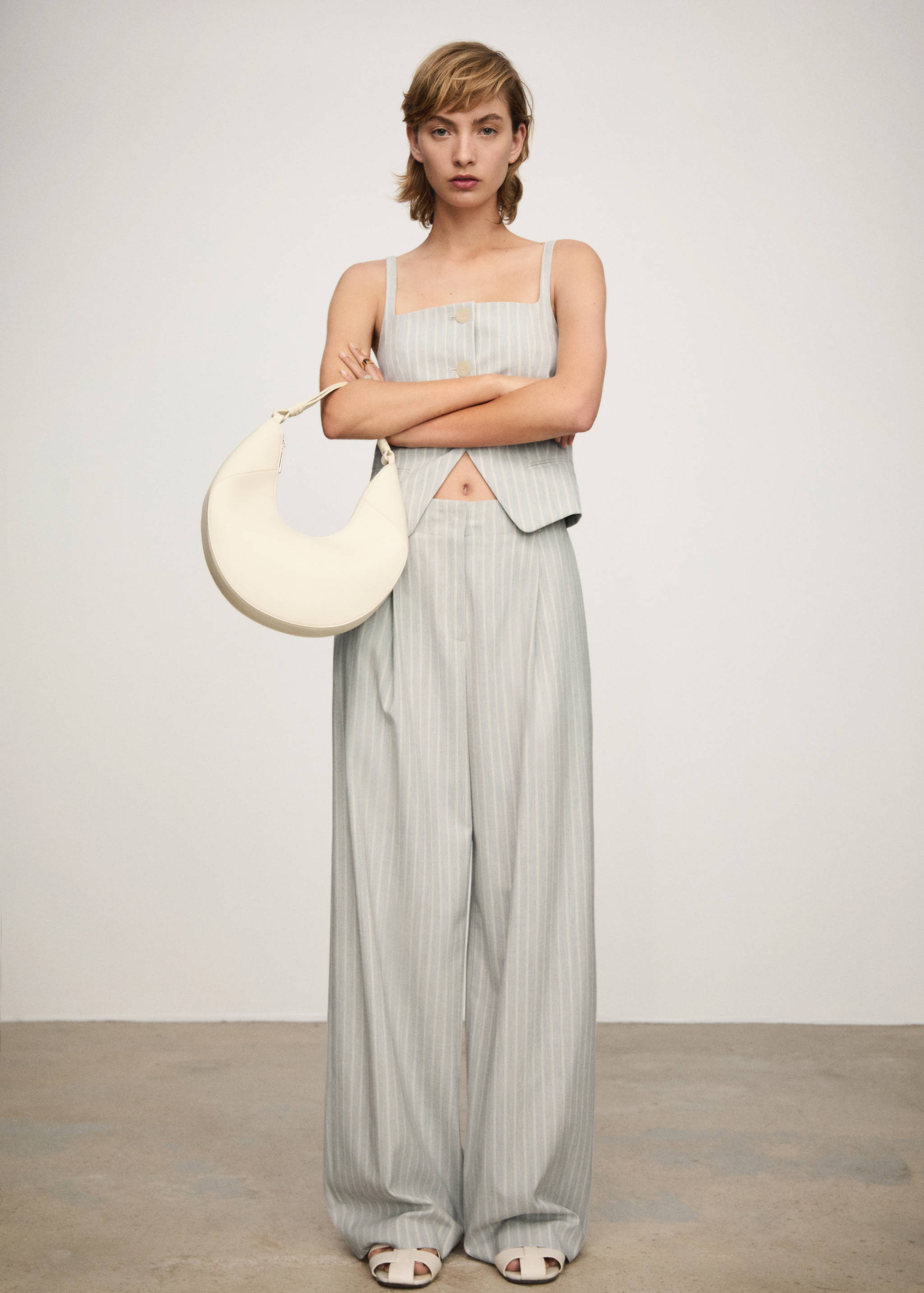 Wide leg striped trousers - General plane