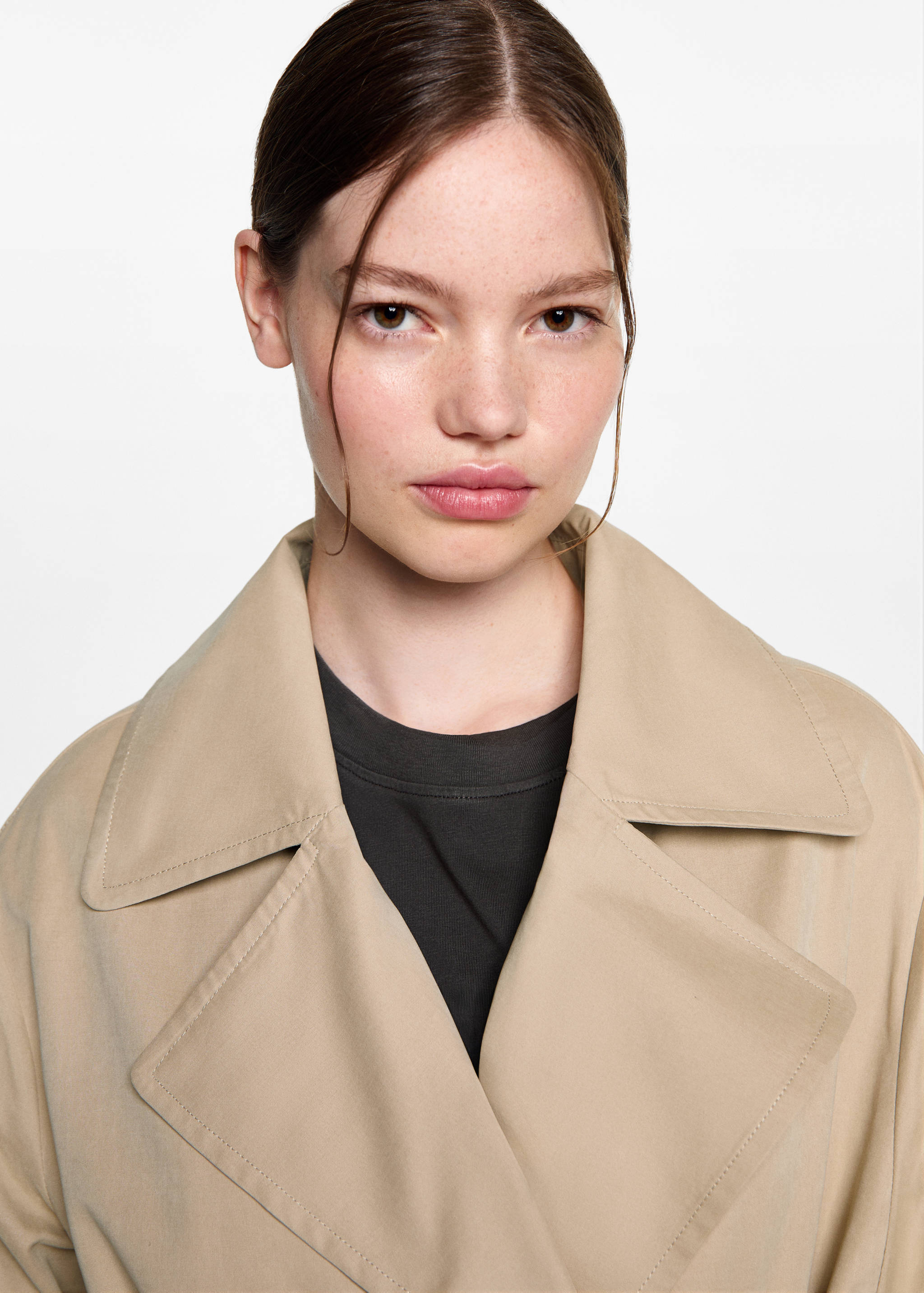 Classic trench coat with belt - Details of the article 1