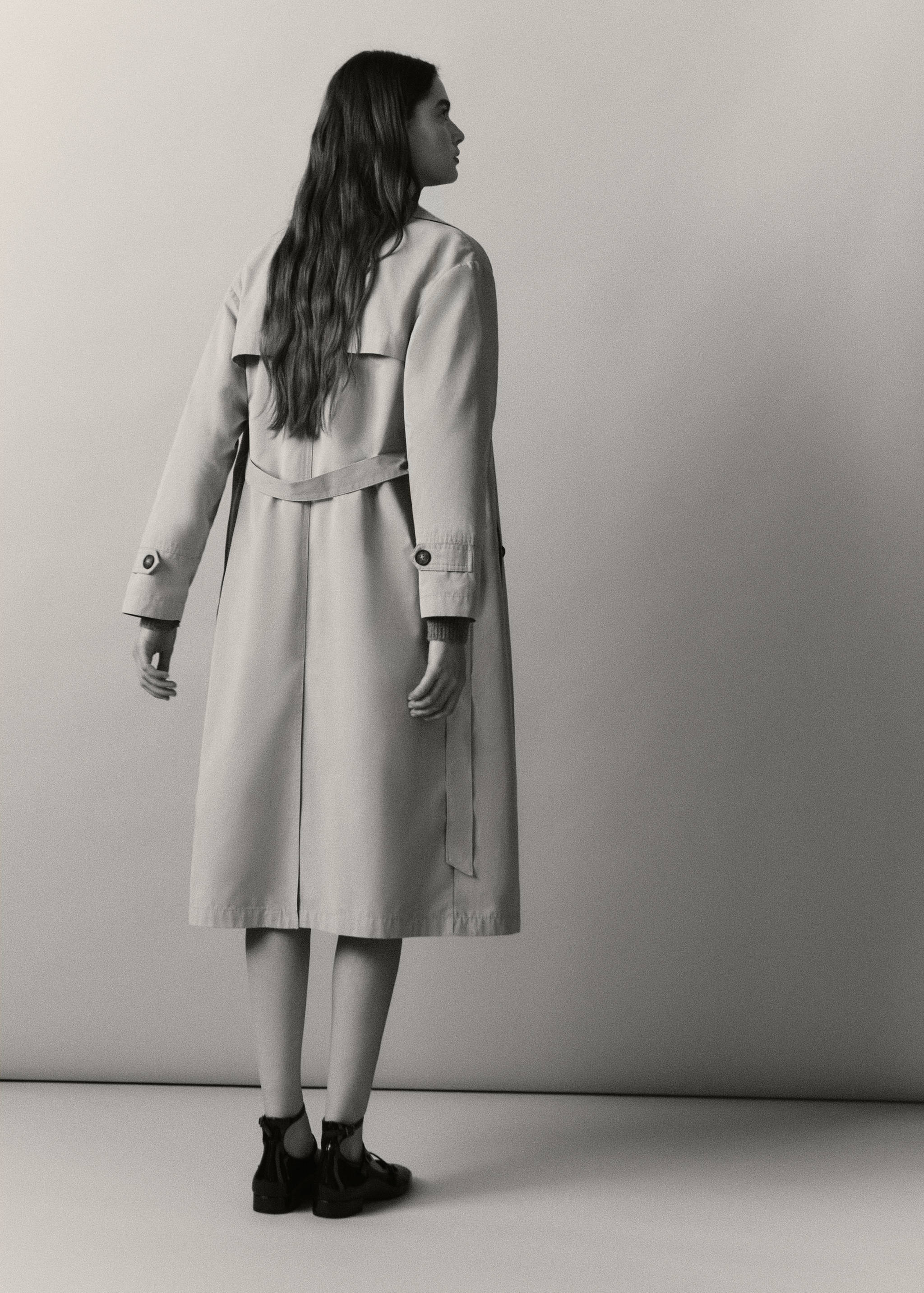 Classic trench coat with belt - Details of the article 5