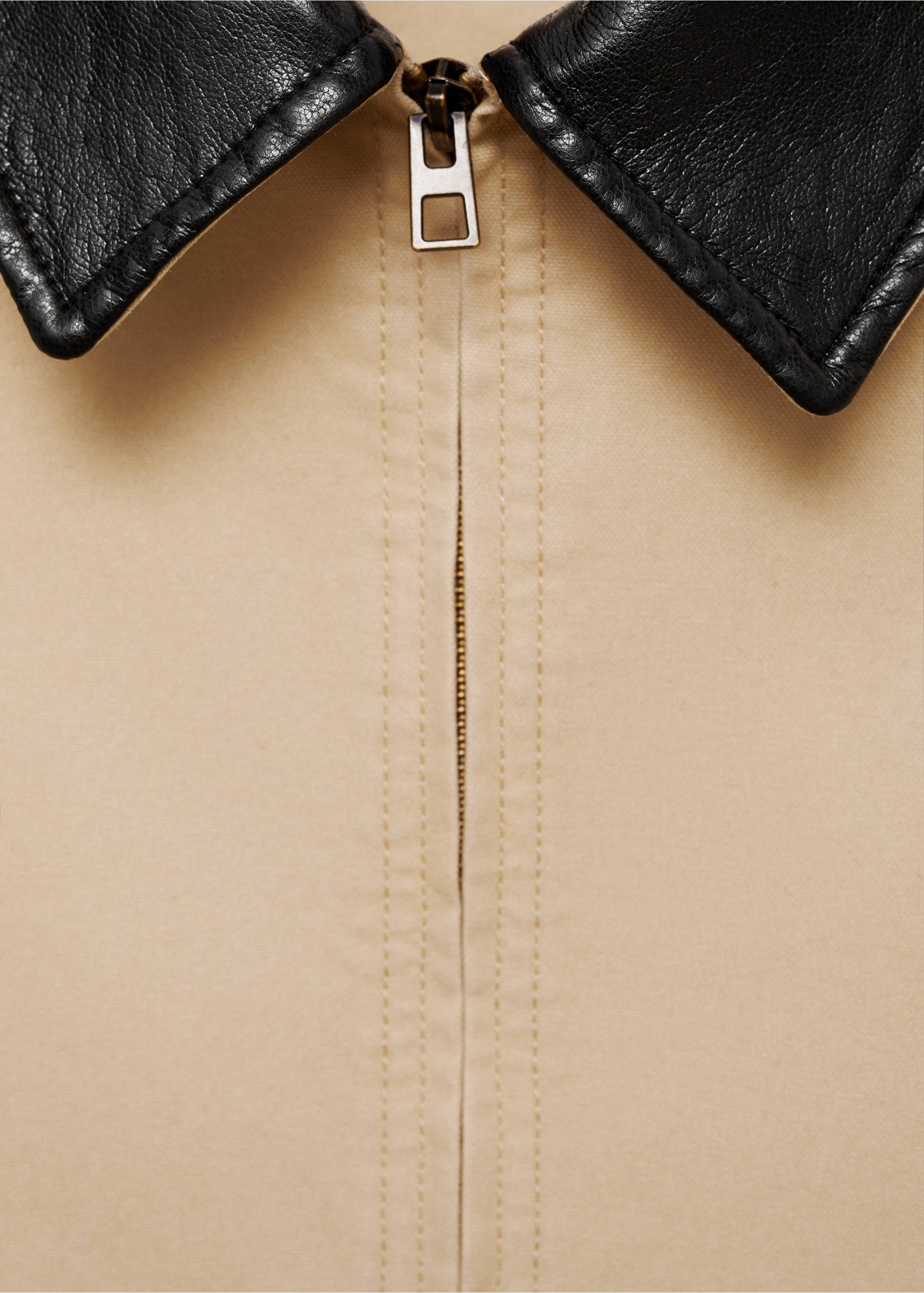 Parka with contrasting collar - Details of the article 8, Ecru. Ref: 77084013-00.