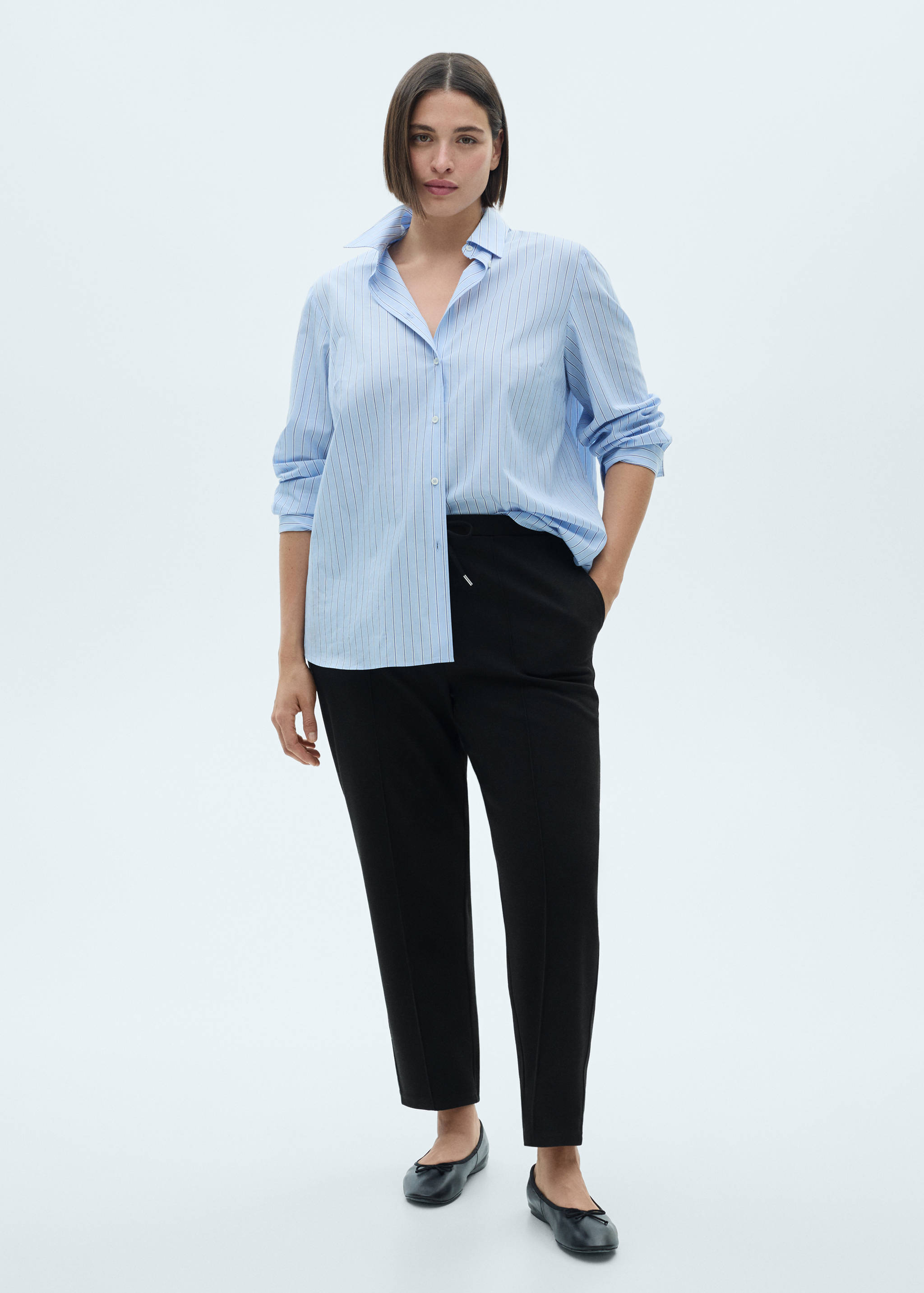 Jogger trousers with seam detail - Details of the article 3