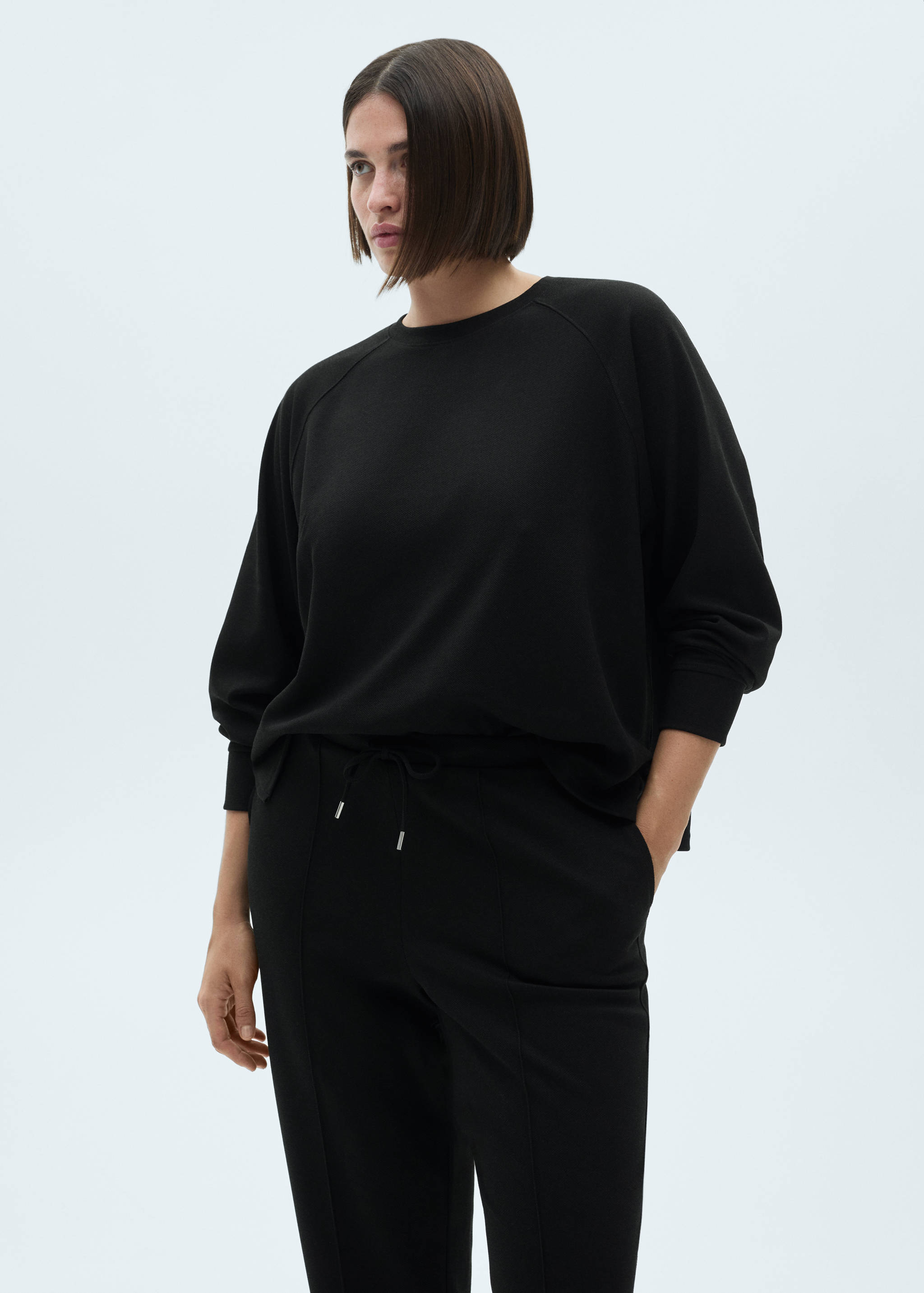 Jogger trousers with seam detail - Details of the article 4