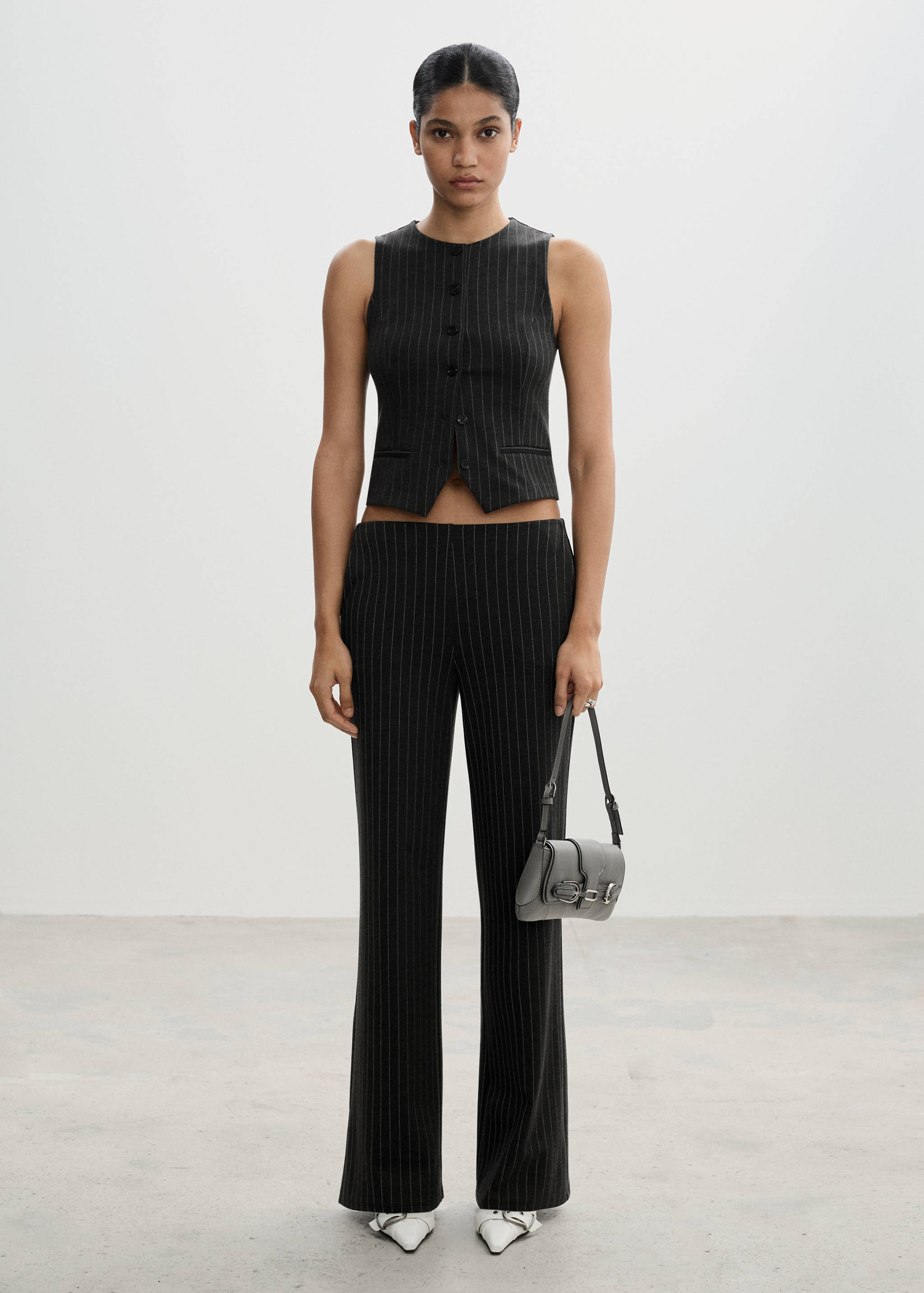 Roma knitted gilet - General plane