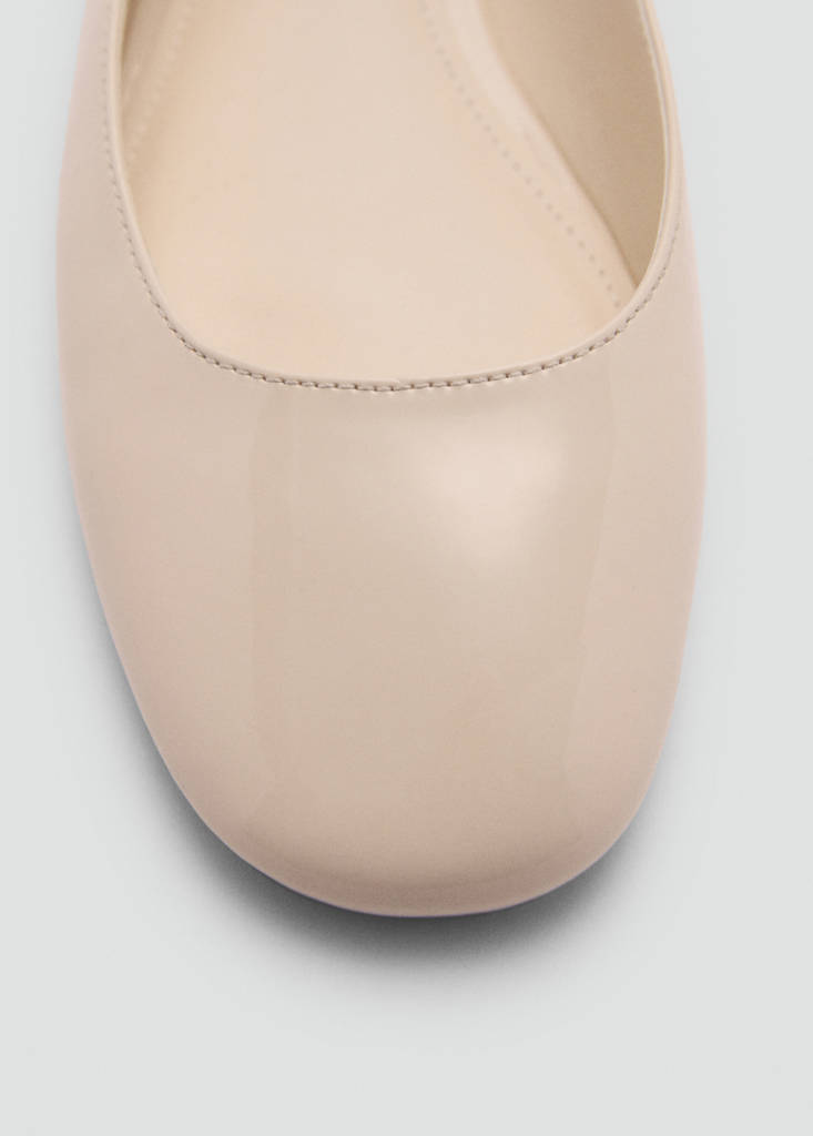 Patent leather-effect ballet flats — Beige