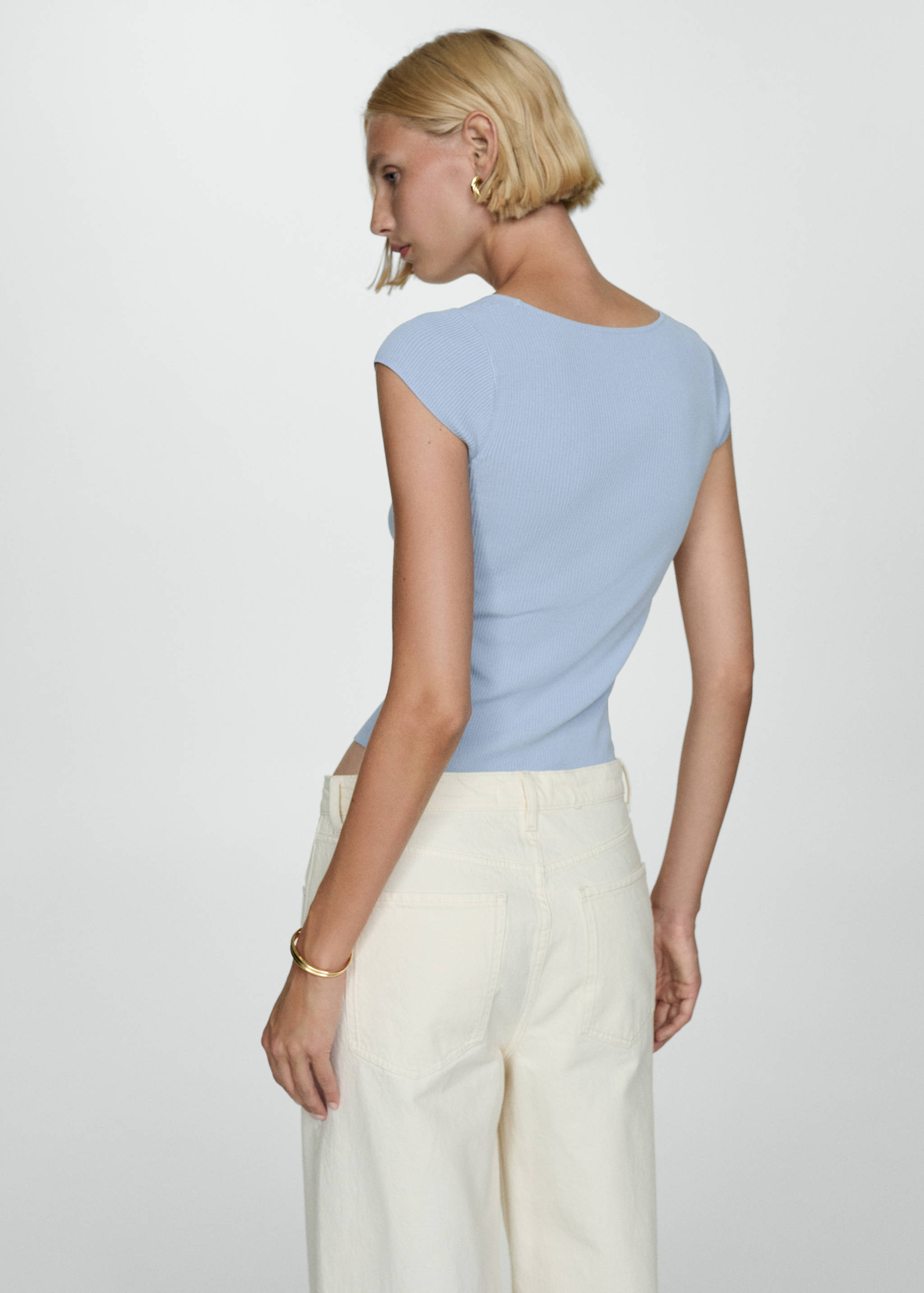 Fine ribbed knit top - Reverse of the article