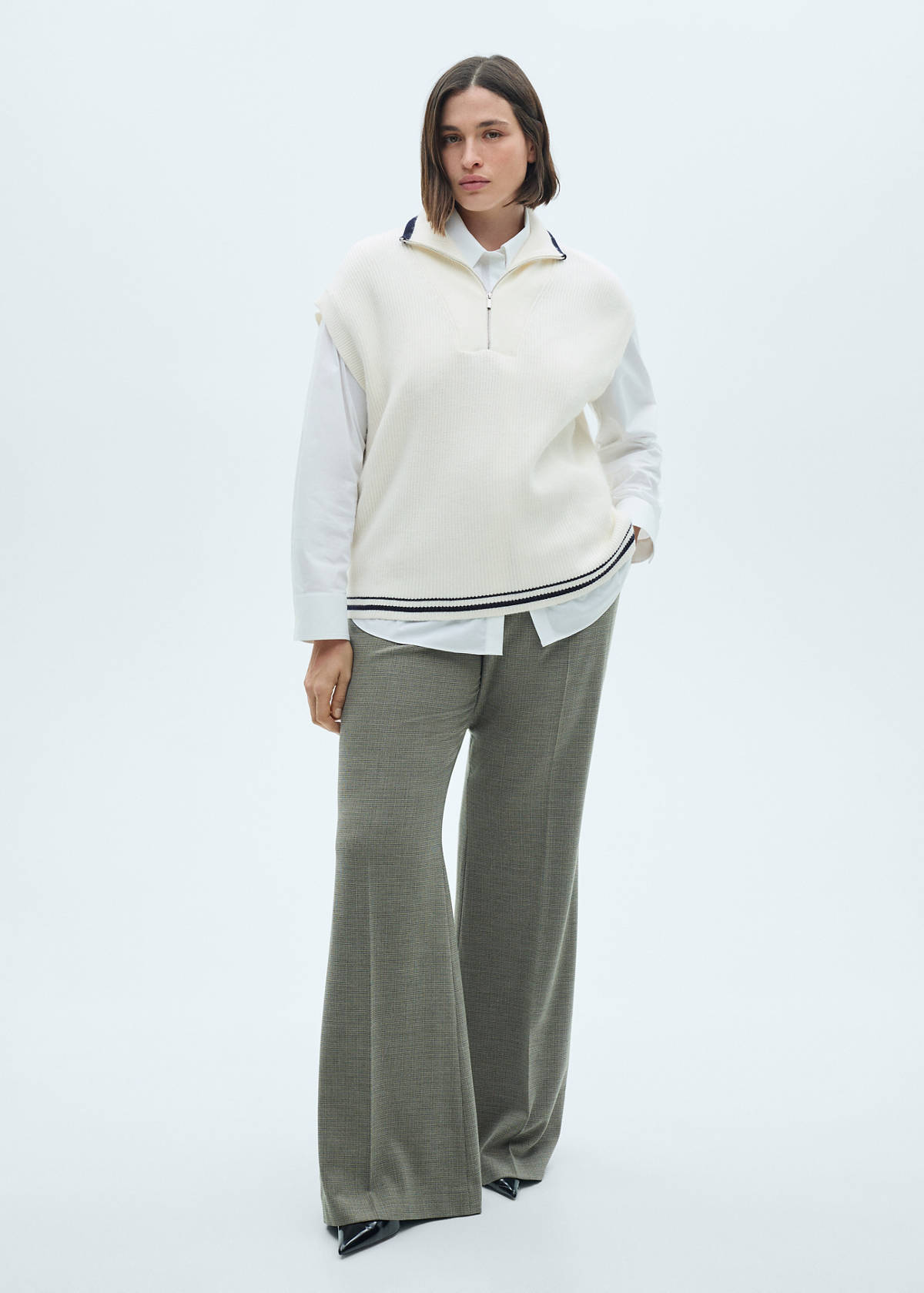 Knitted gilet with zip — Ecru