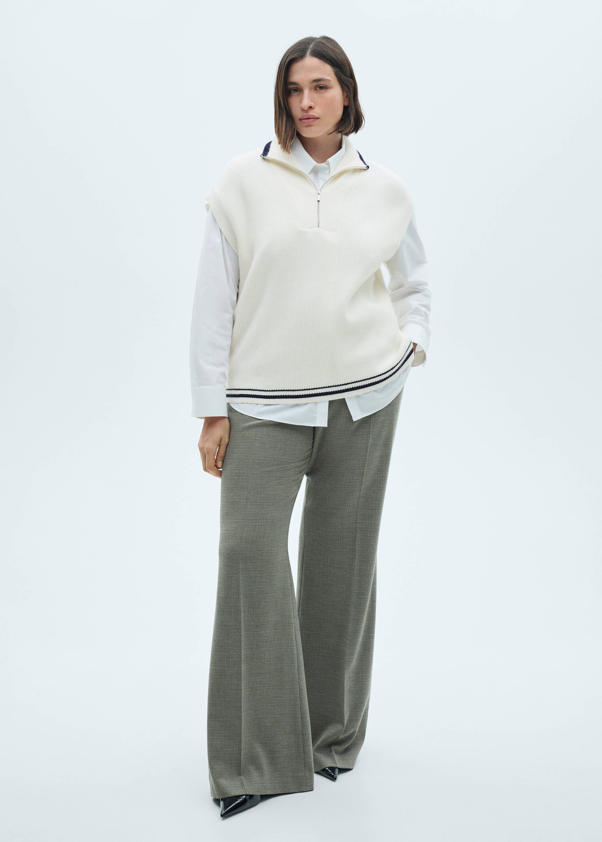 Knitted gilet with zip - Details of the article 3