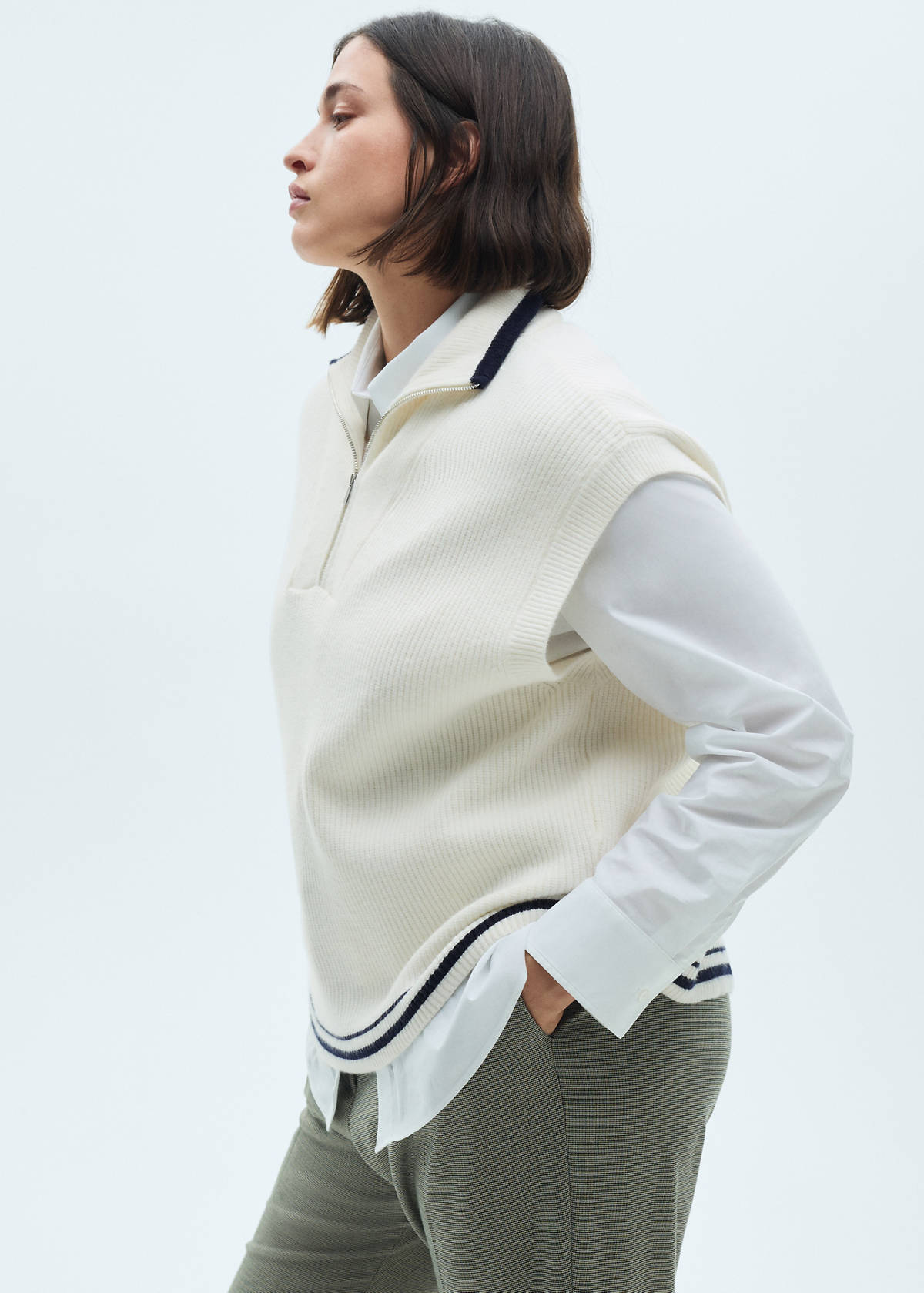 Knitted gilet with zip — Ecru