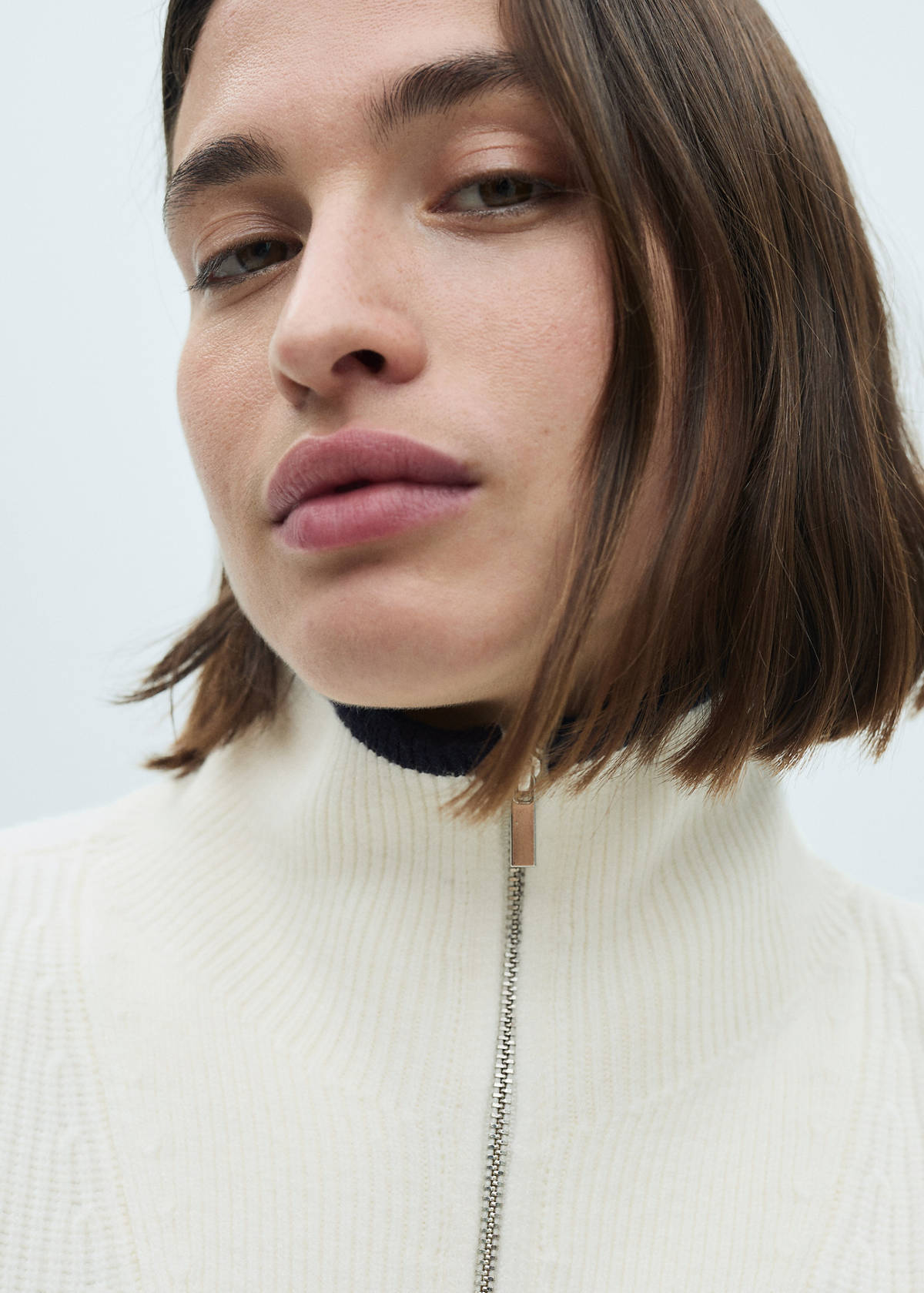 Knitted gilet with zip — Ecru