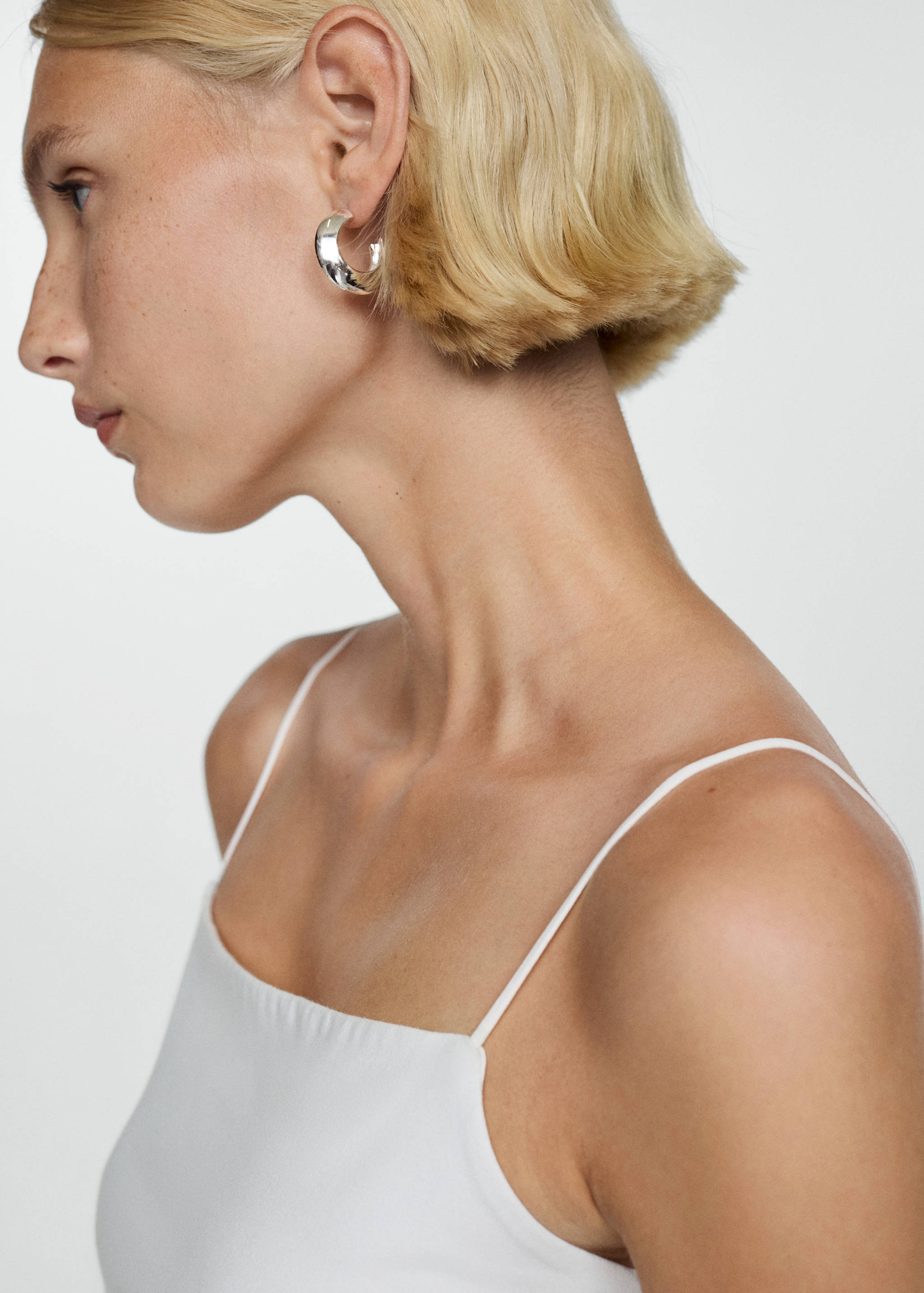 Топ на бретельках с прямым декольте - Деталь изделия 1