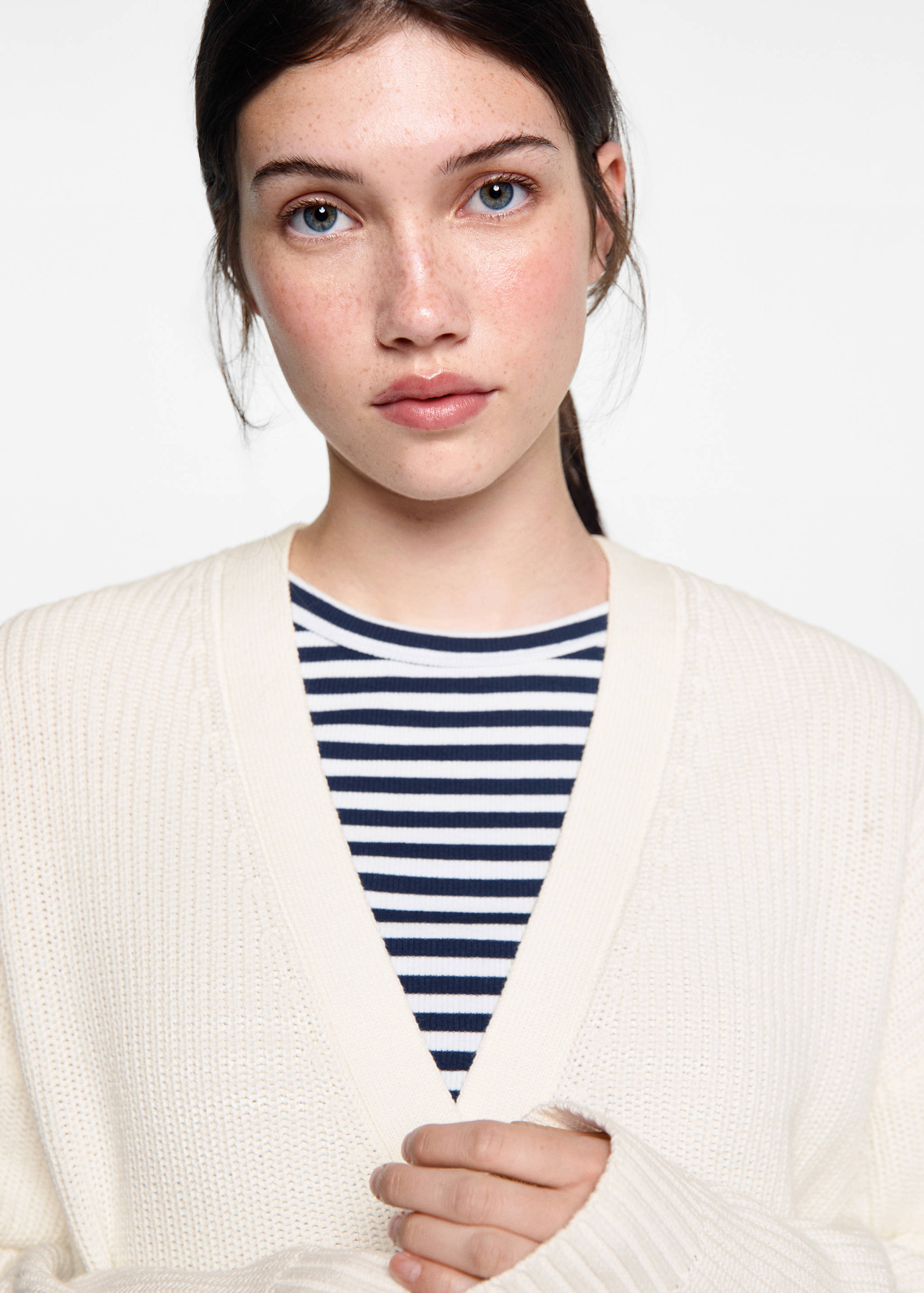 Button knit cardigan - Details of the article 1