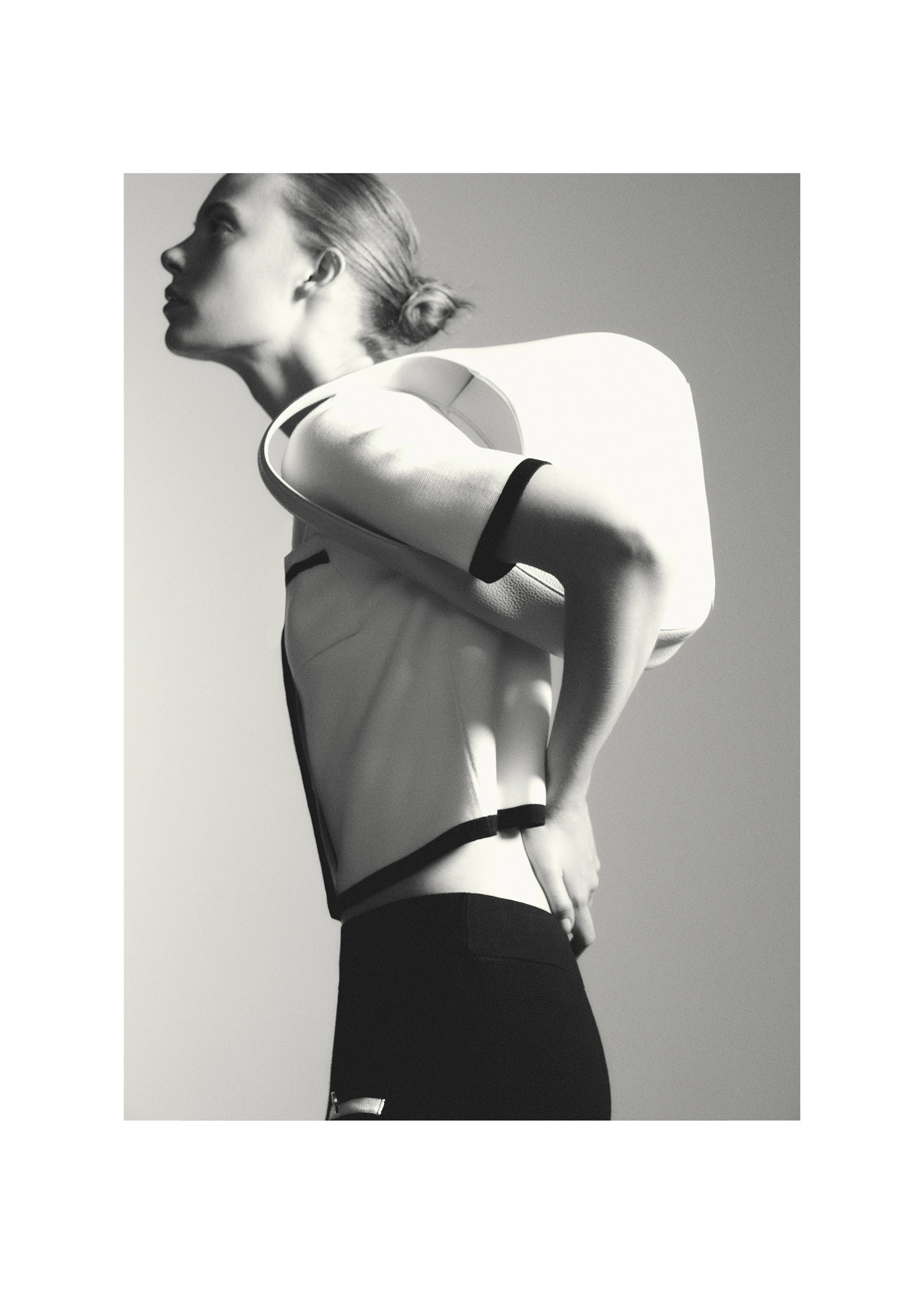 Short-sleeved cardigan with contrasting trims - Details of the article 6