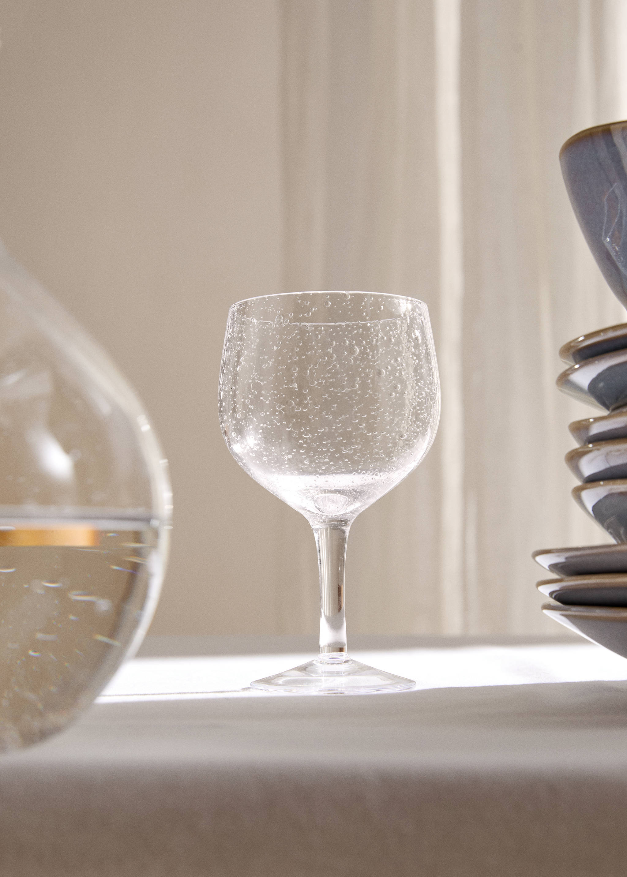 Bubble-design glass - General plane