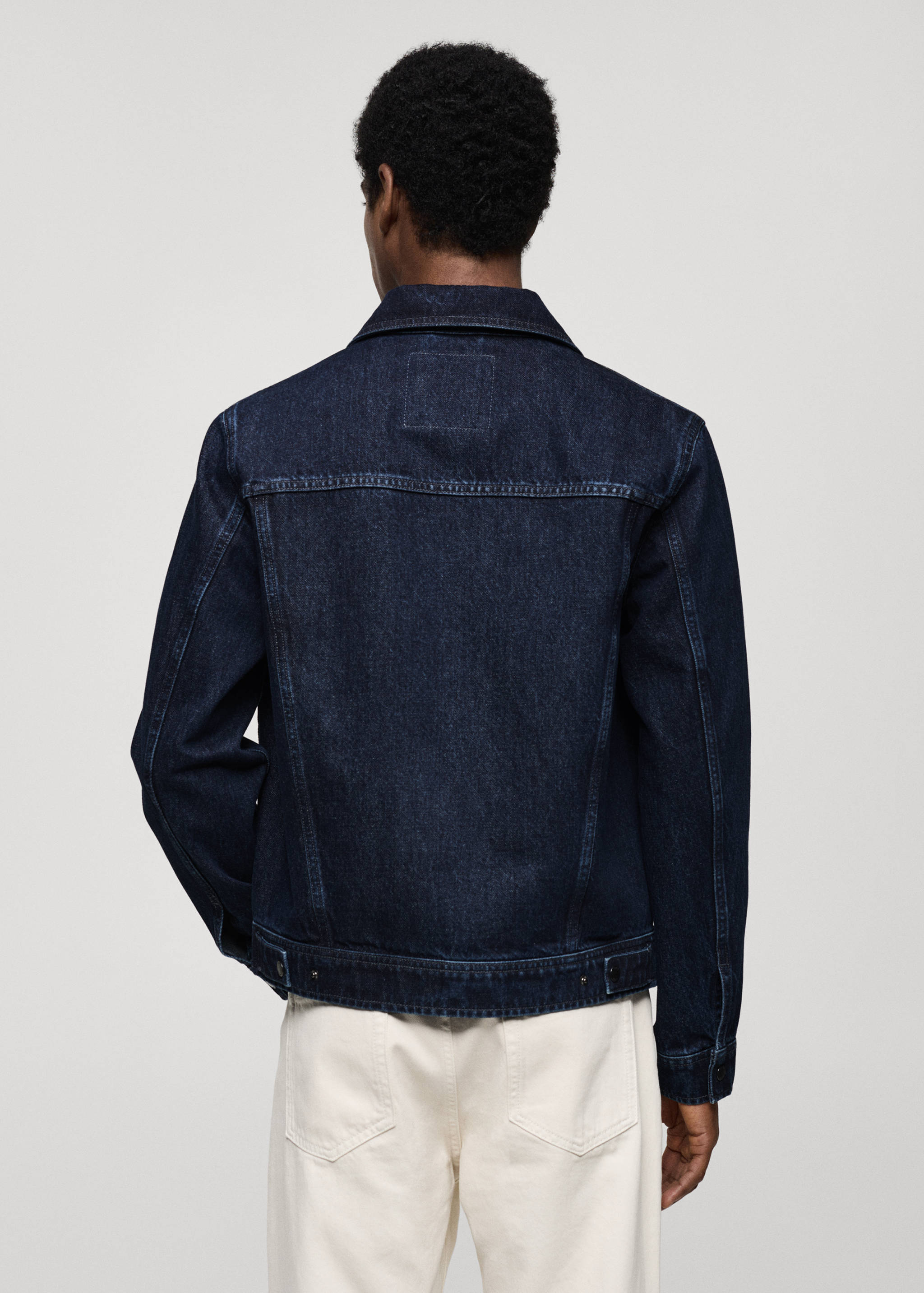 Denim jacket pockets - Reverse of the article