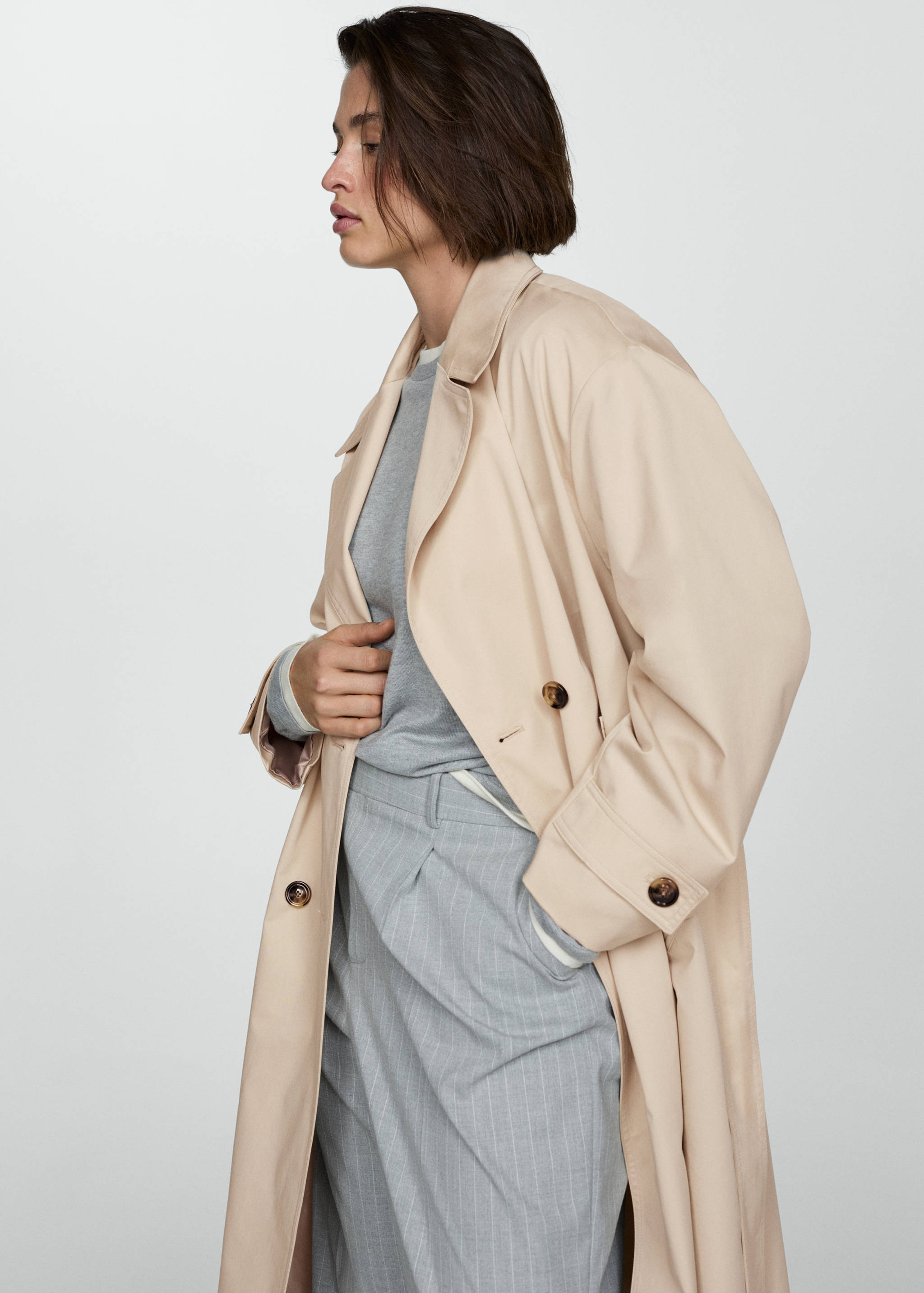 Long double-breasted trench coat - Details of the article 5