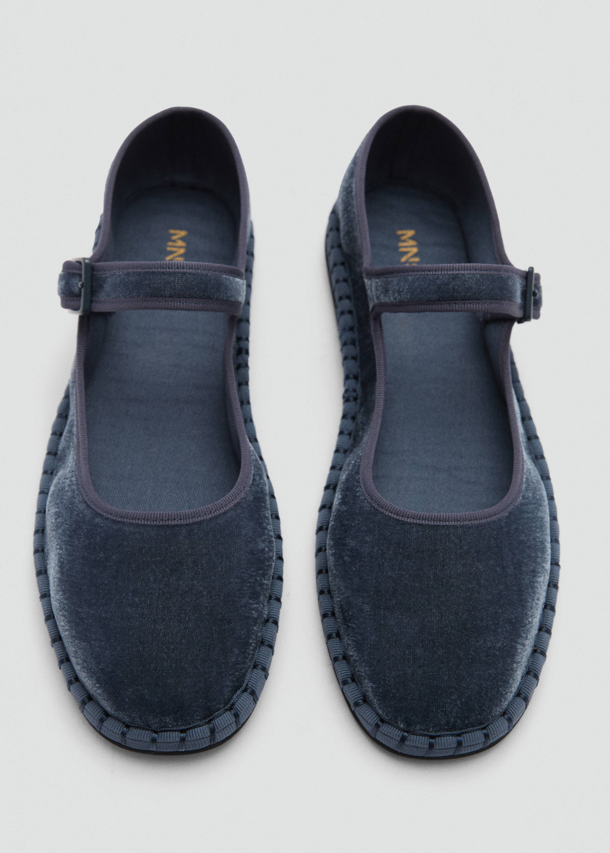 Velvet ballerinas - Details of the article 2