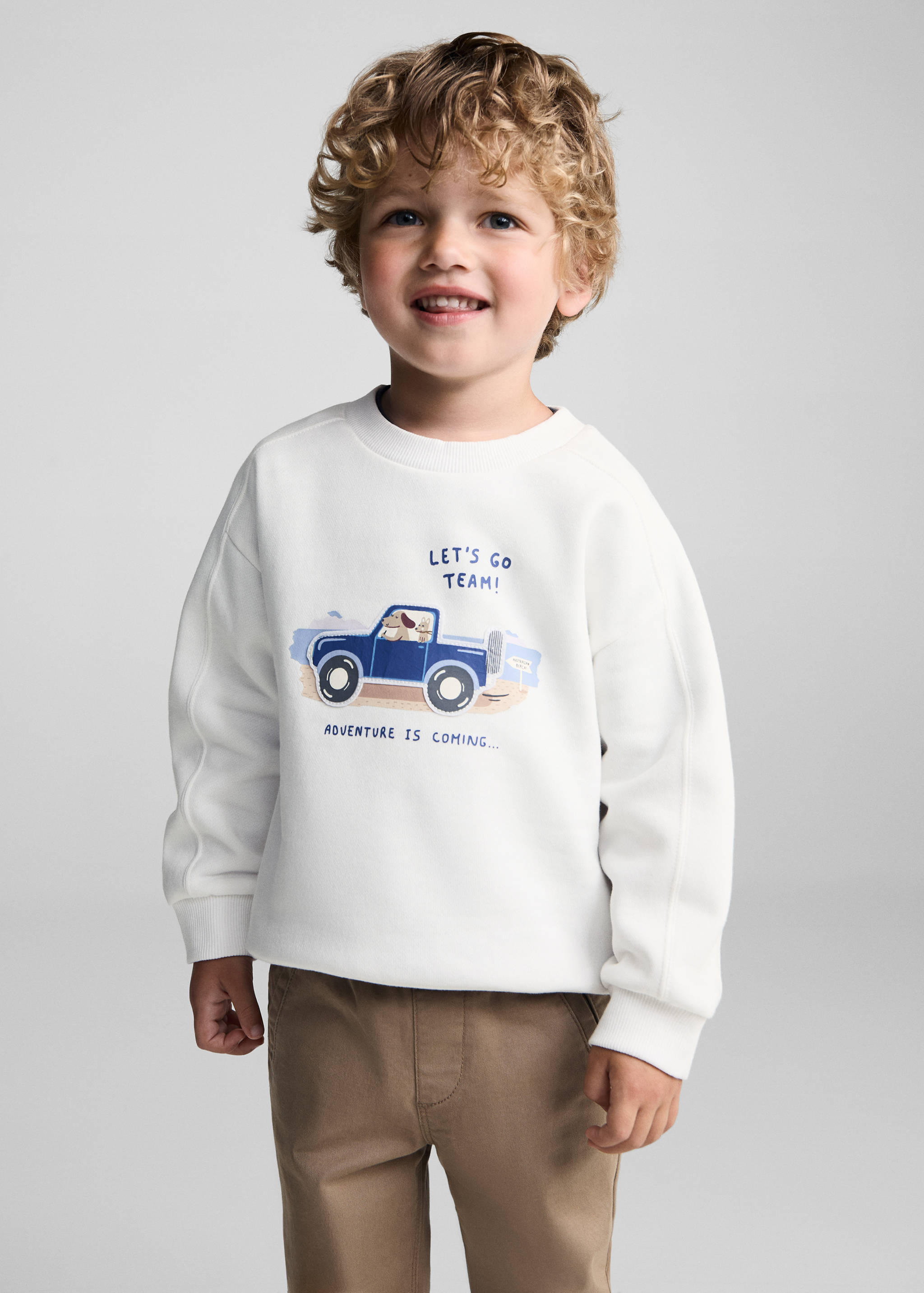 Gemustertes Sweatshirt mit Patch - Mittlere Ansicht