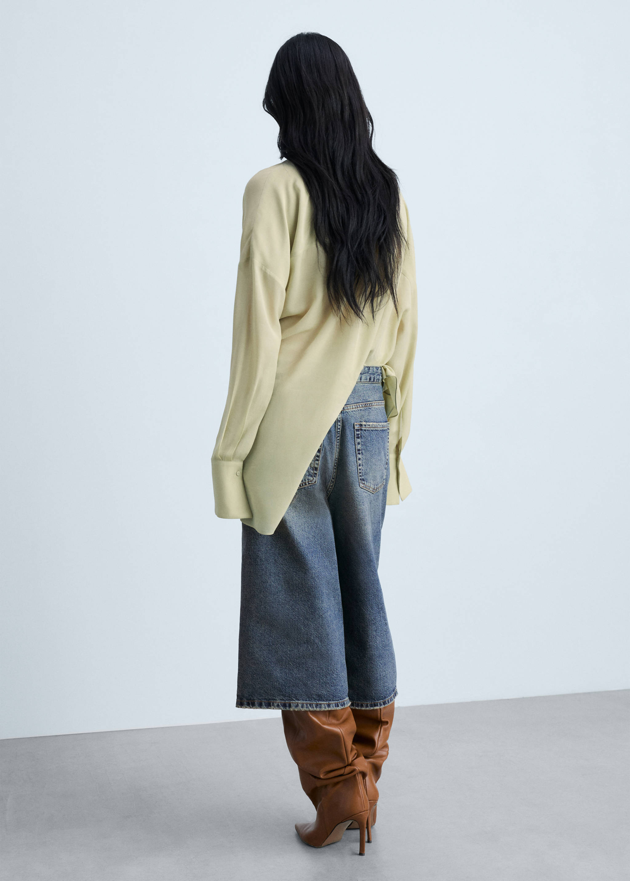 Wide leg denim bermuda shorts - Reverse of the article