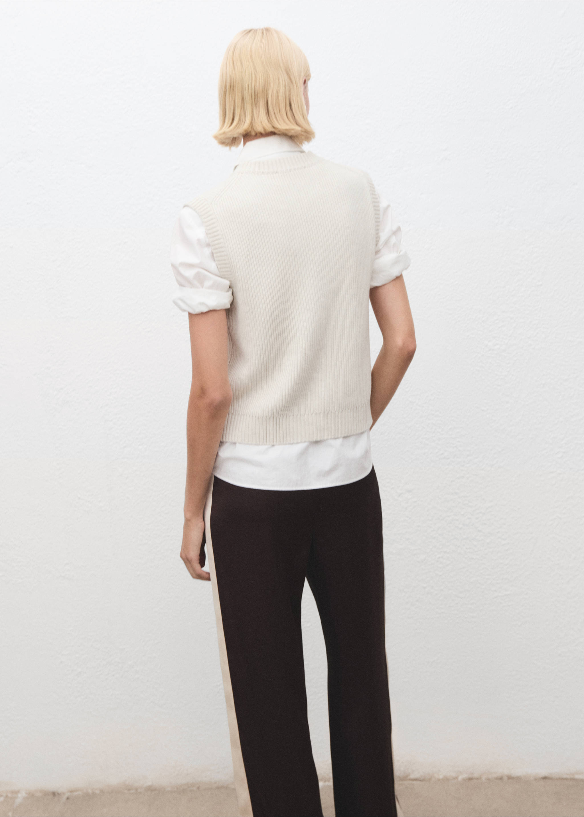Knitted gilet with zip - Reverse of the article, Ice Grey. Ref: 77085640-00.