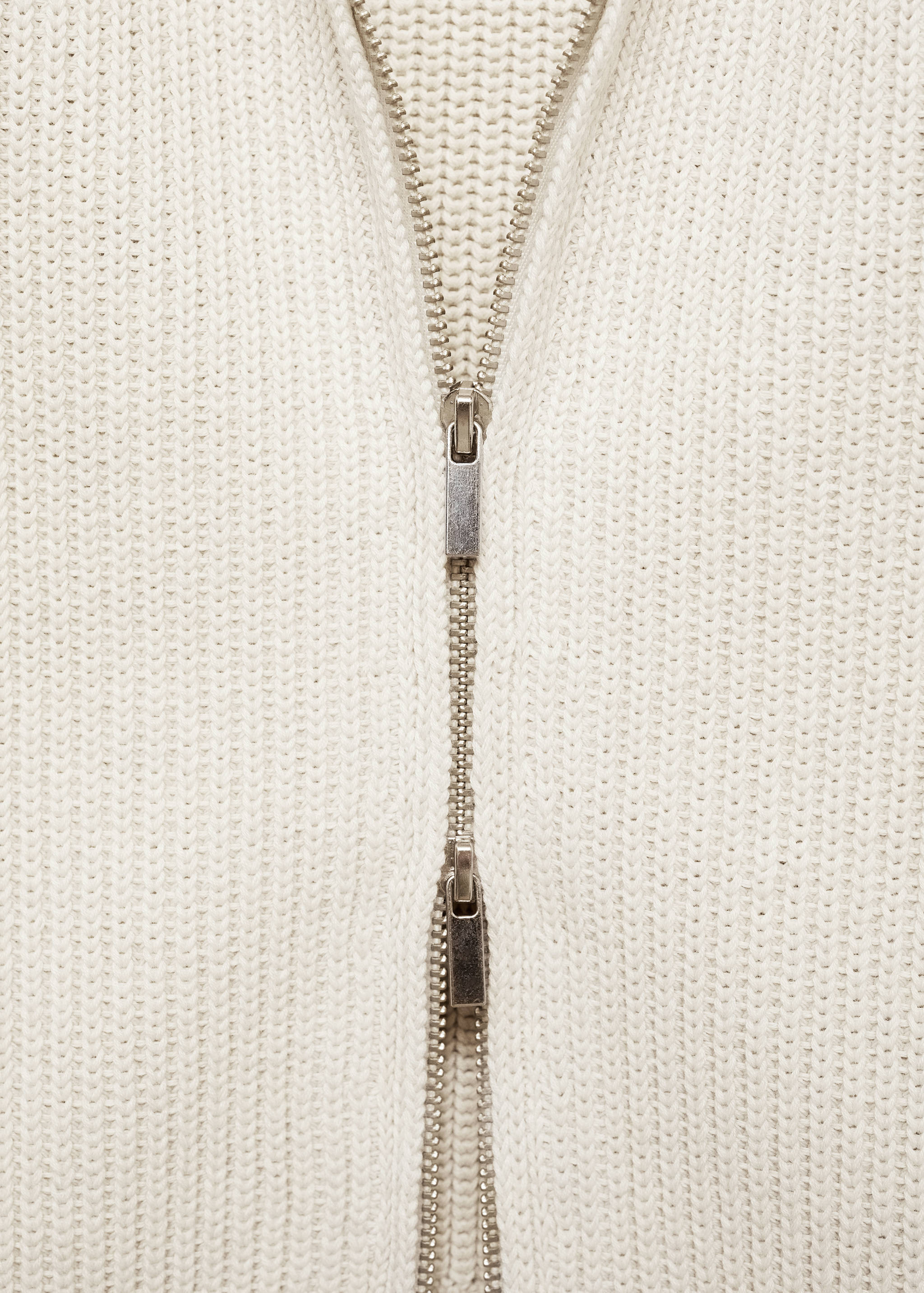 Knitted gilet with zip - Details of the article 8