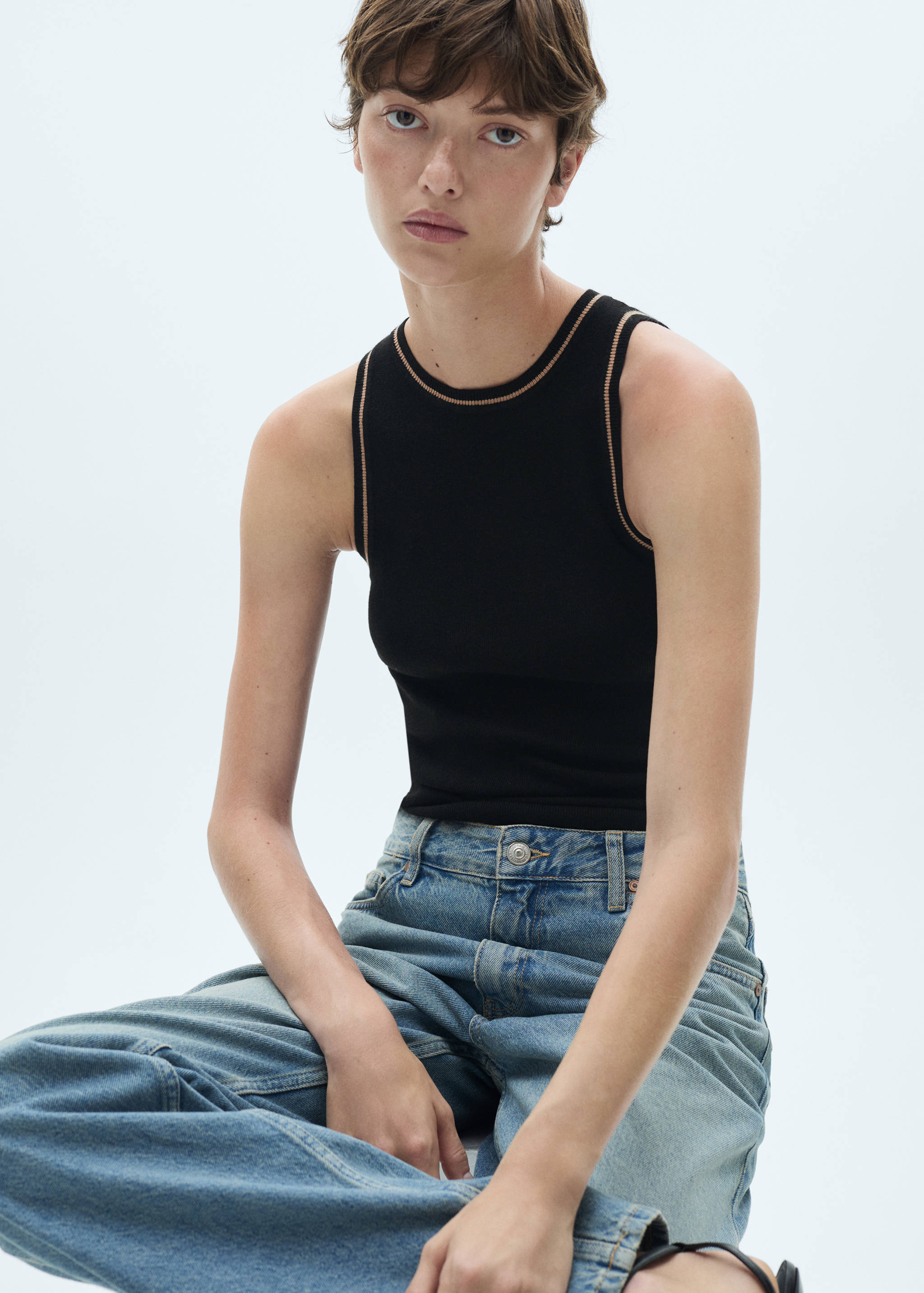 Knitted top with contrast details - Details of the article 6