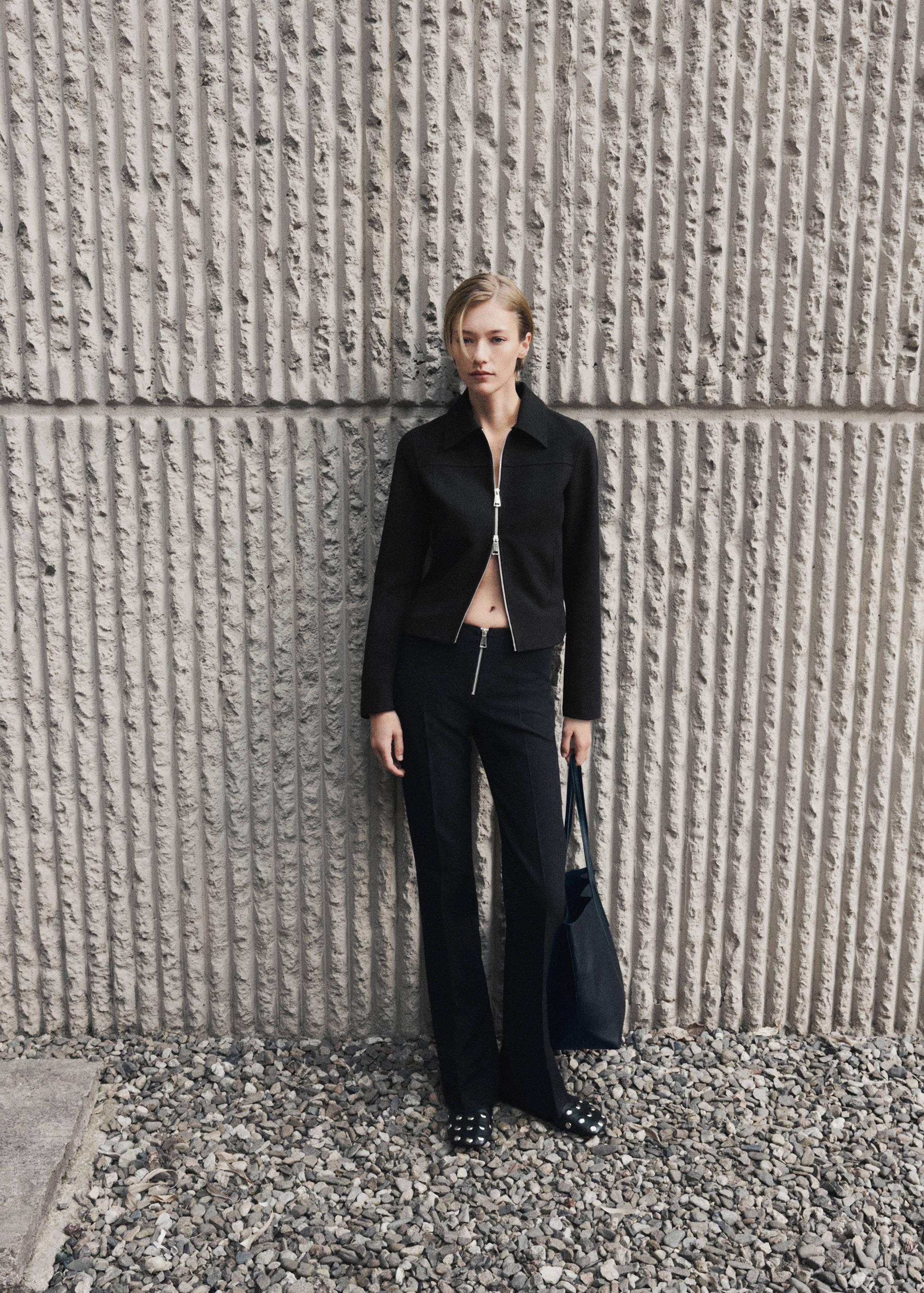 Flared trousers with zip - Details of the article 6