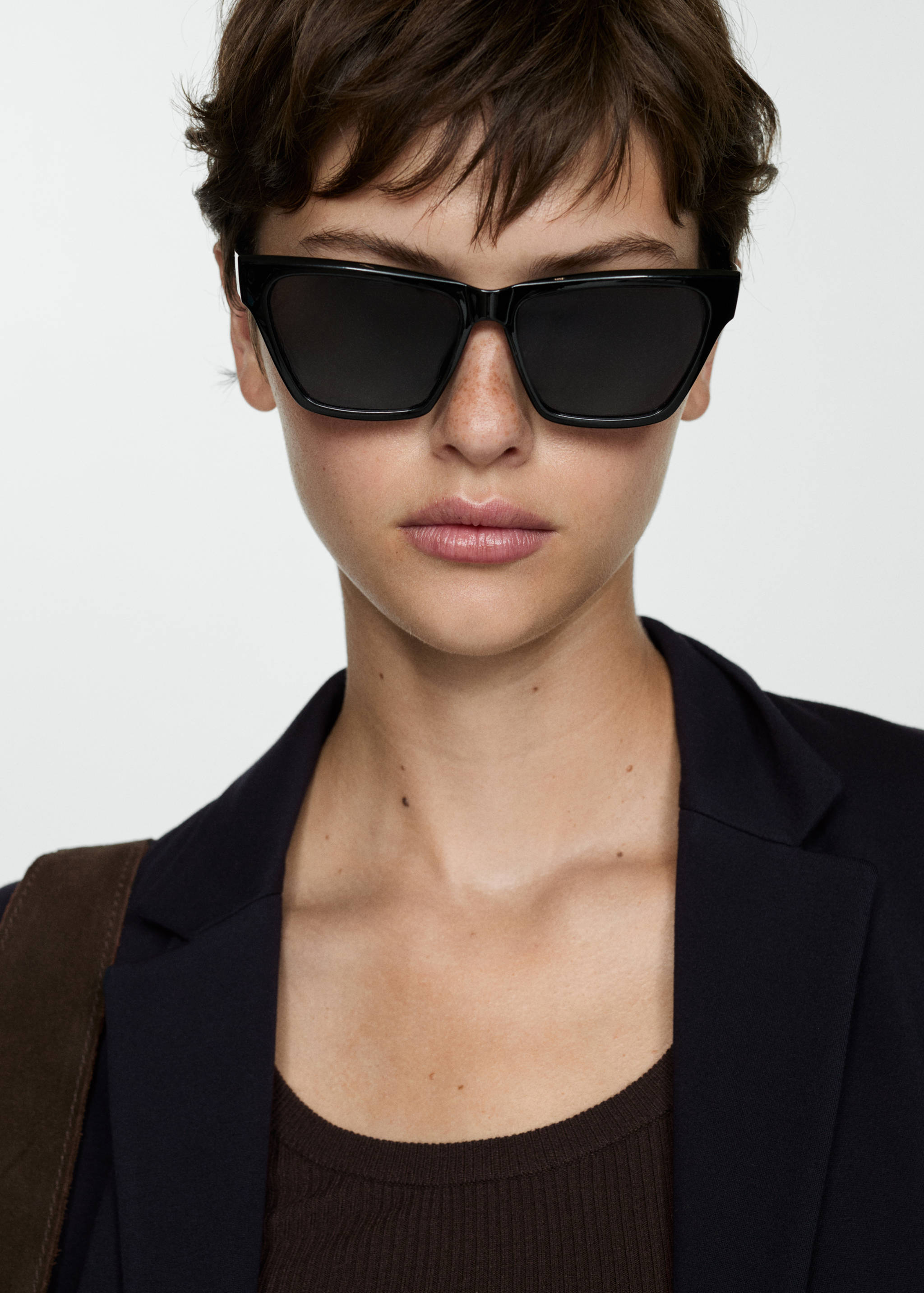 Suit blazer with flap pockets - Details of the article 1